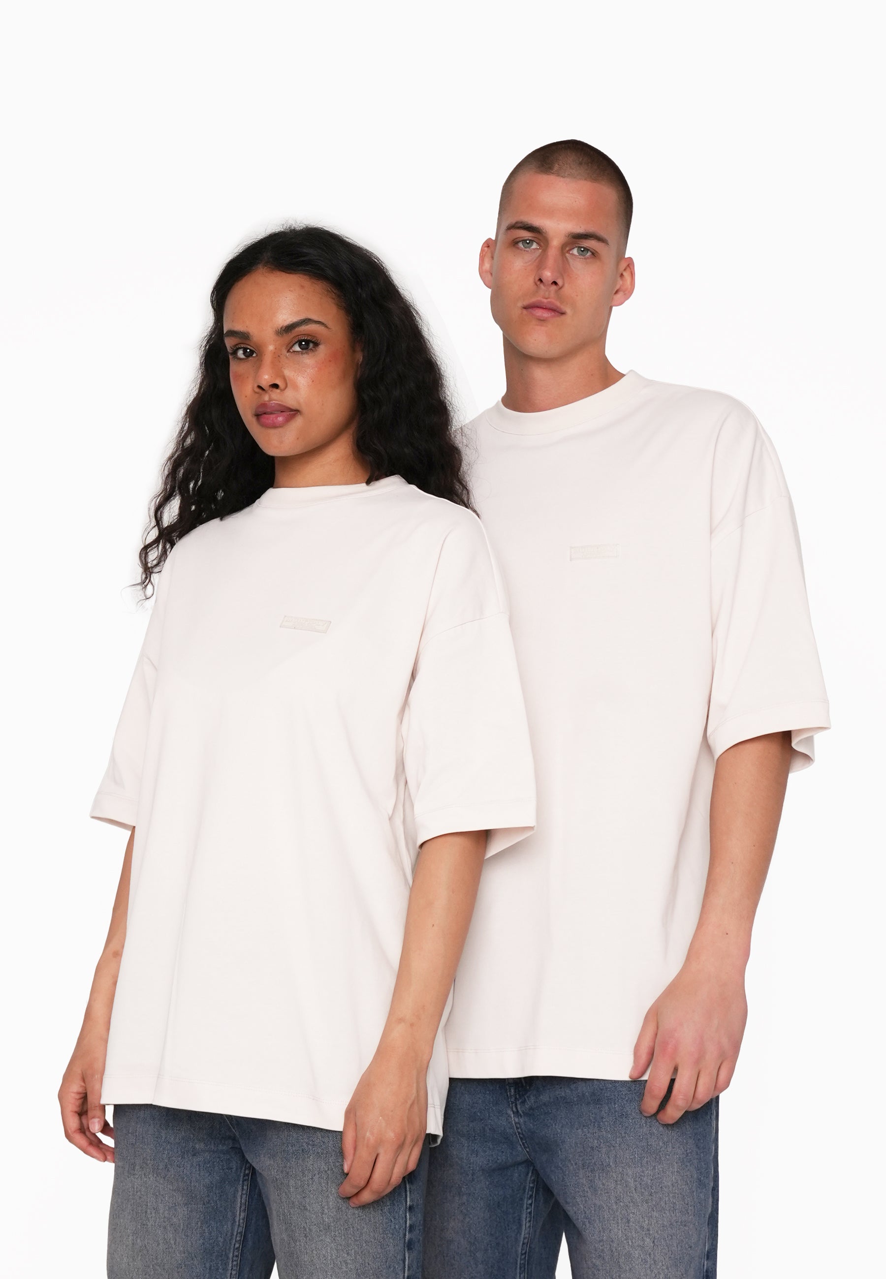 Oversize T-Shirt DESIGNATION White Sand