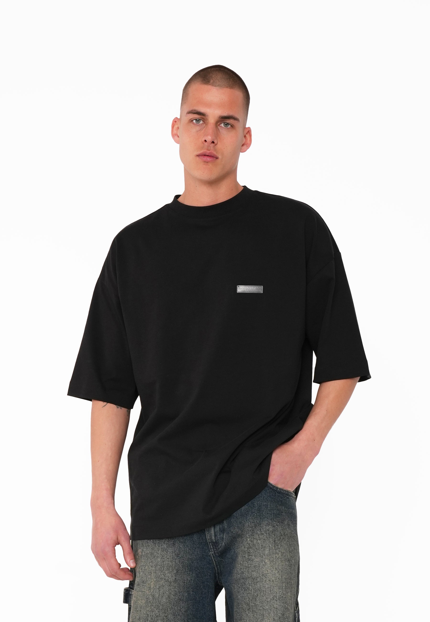 Oversize T-Shirt DESIGNATION Black