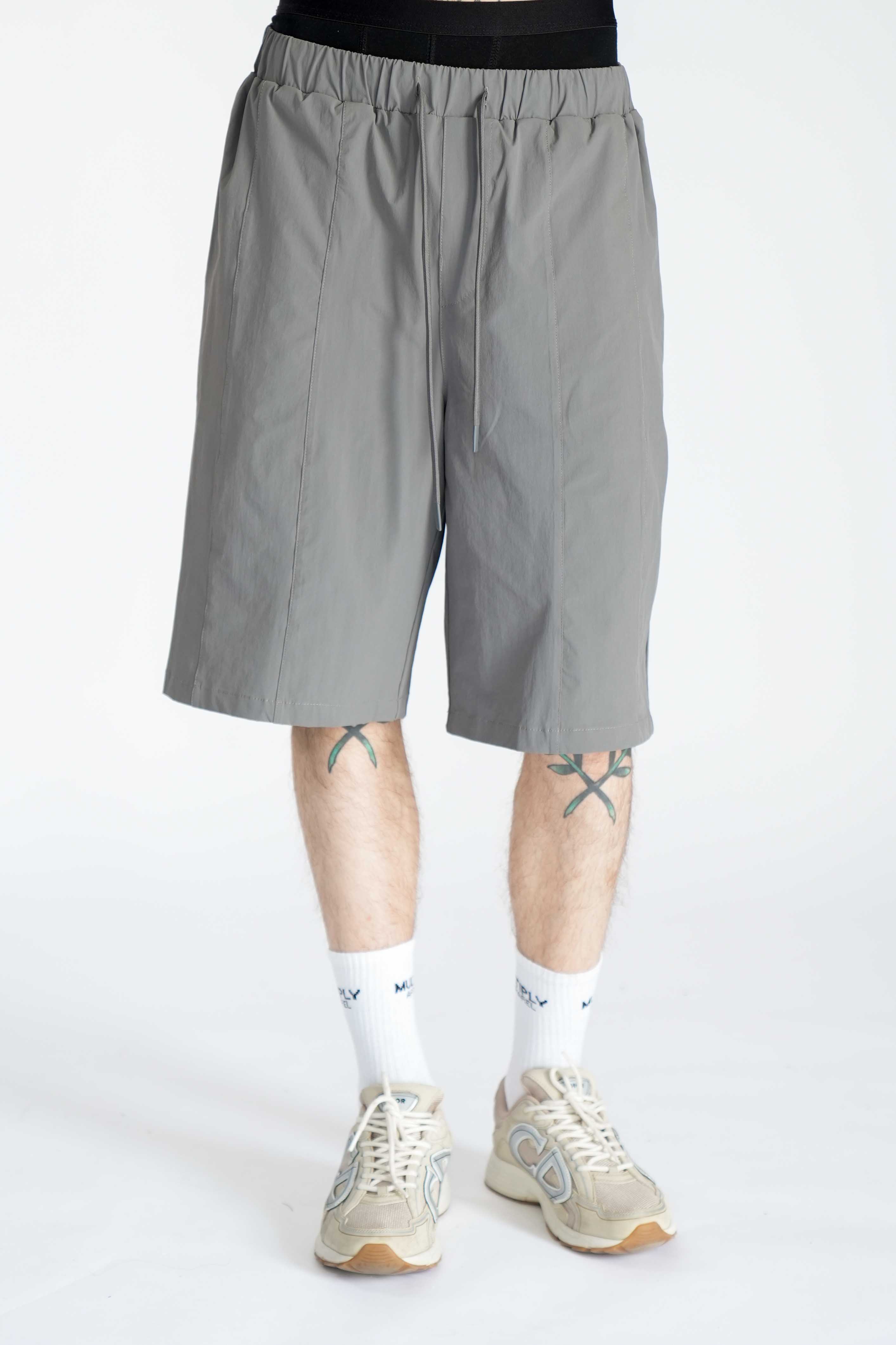 Multiply Apparel Streamlined Shorts MULTITUDE Gargoyle – Frontalansicht