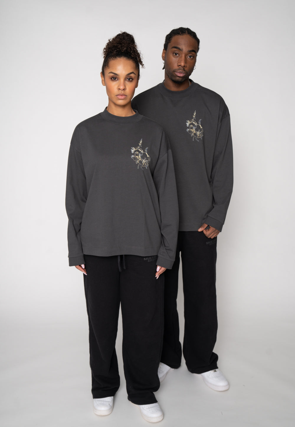 Multiply Apparel Oversize Longsleeve HORSE SKETCH Black Soda Washed – weitere Ansicht 3