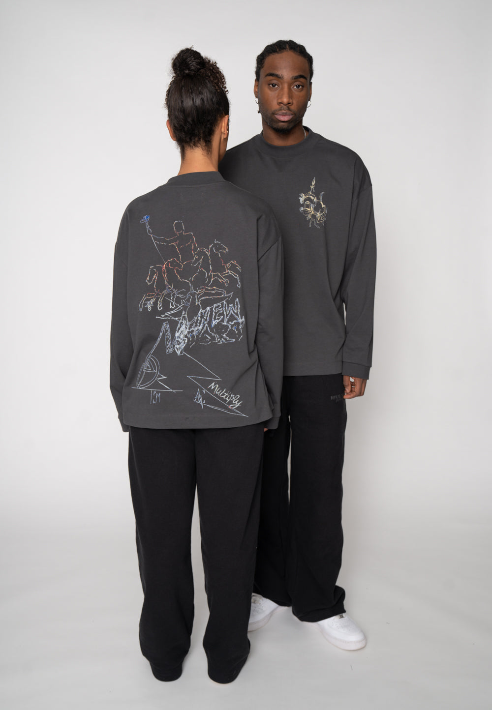Multiply Apparel Oversize Longsleeve HORSE SKETCH Black Soda Washed – weitere Ansicht 5