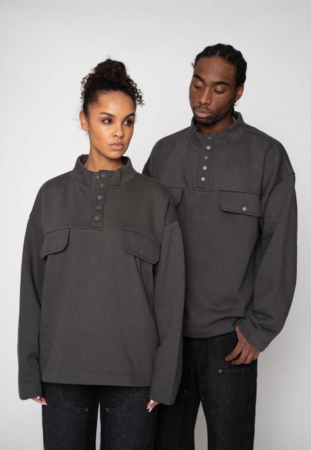 Multiply Apparel Oversize Sweater EASE Phantom Washed – Frontalansicht