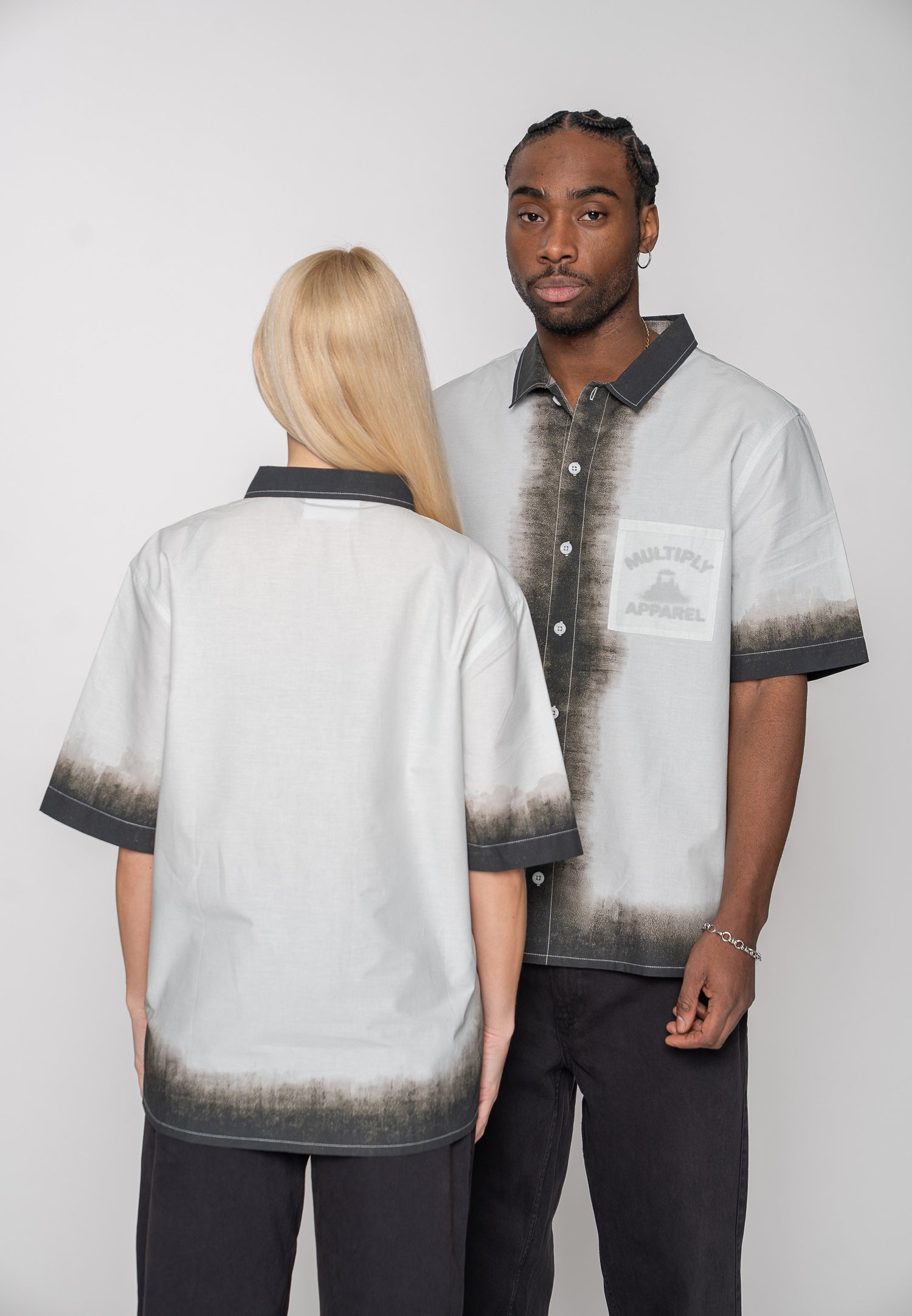 Multiply Apparel Short Sleeve Shirt SMOKEY Vasporous Gray – Frontalansicht