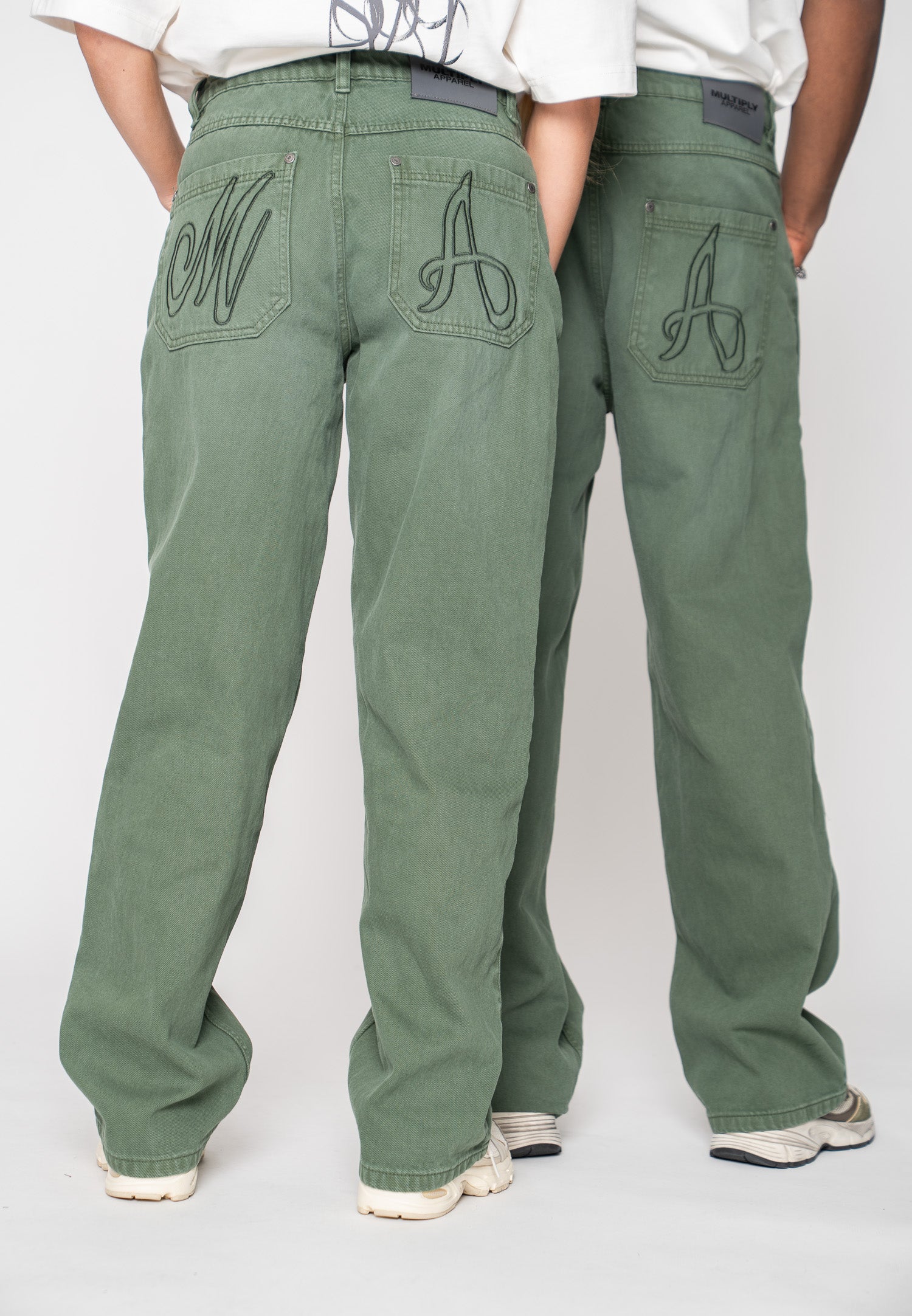 Multiply Apparel Wide Straight Jeans DUCK Duck Green – Frontalansicht