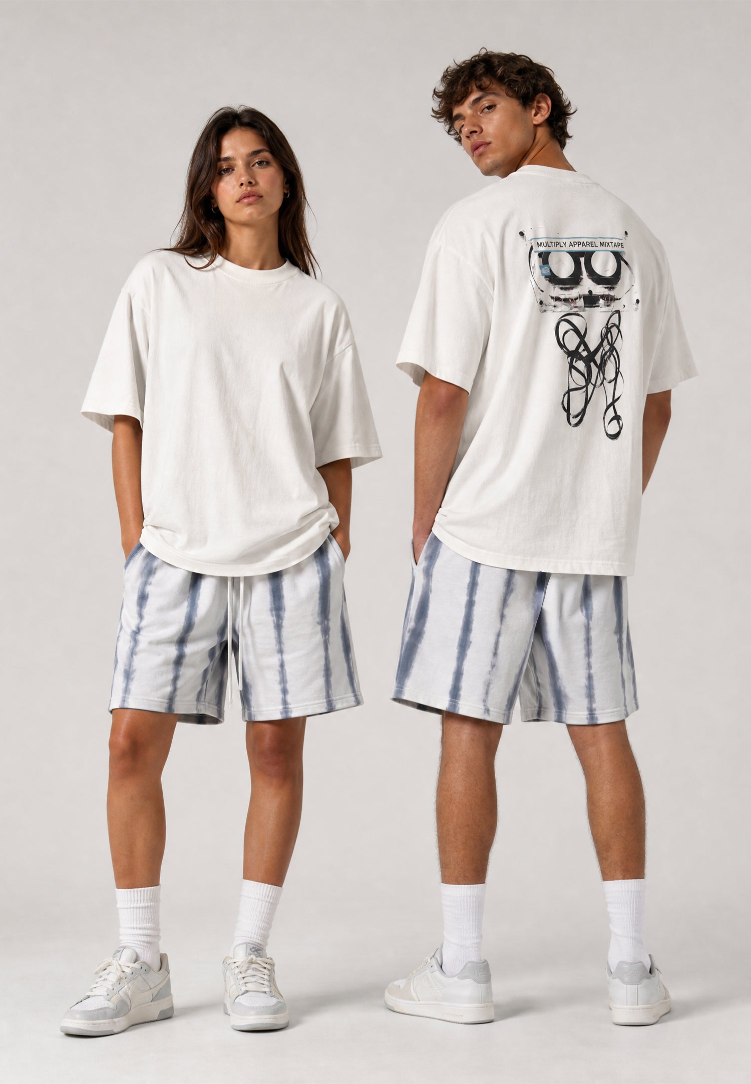 Multiply Apparel Shorts CLOUD Skywriting – Frontalansicht