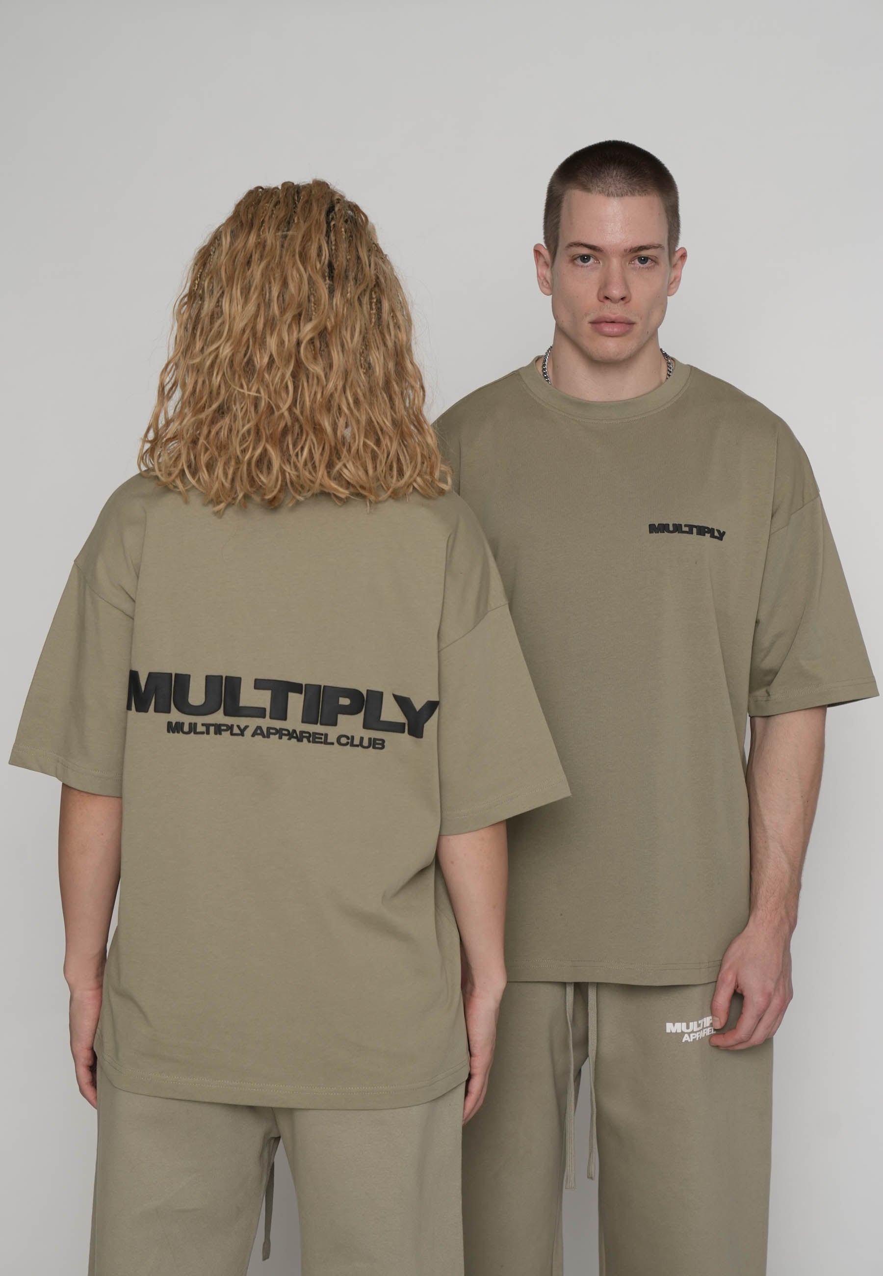 Multiply Apparel Oversize T-shirt MULTIPLY Laurel Oak – Frontalansicht