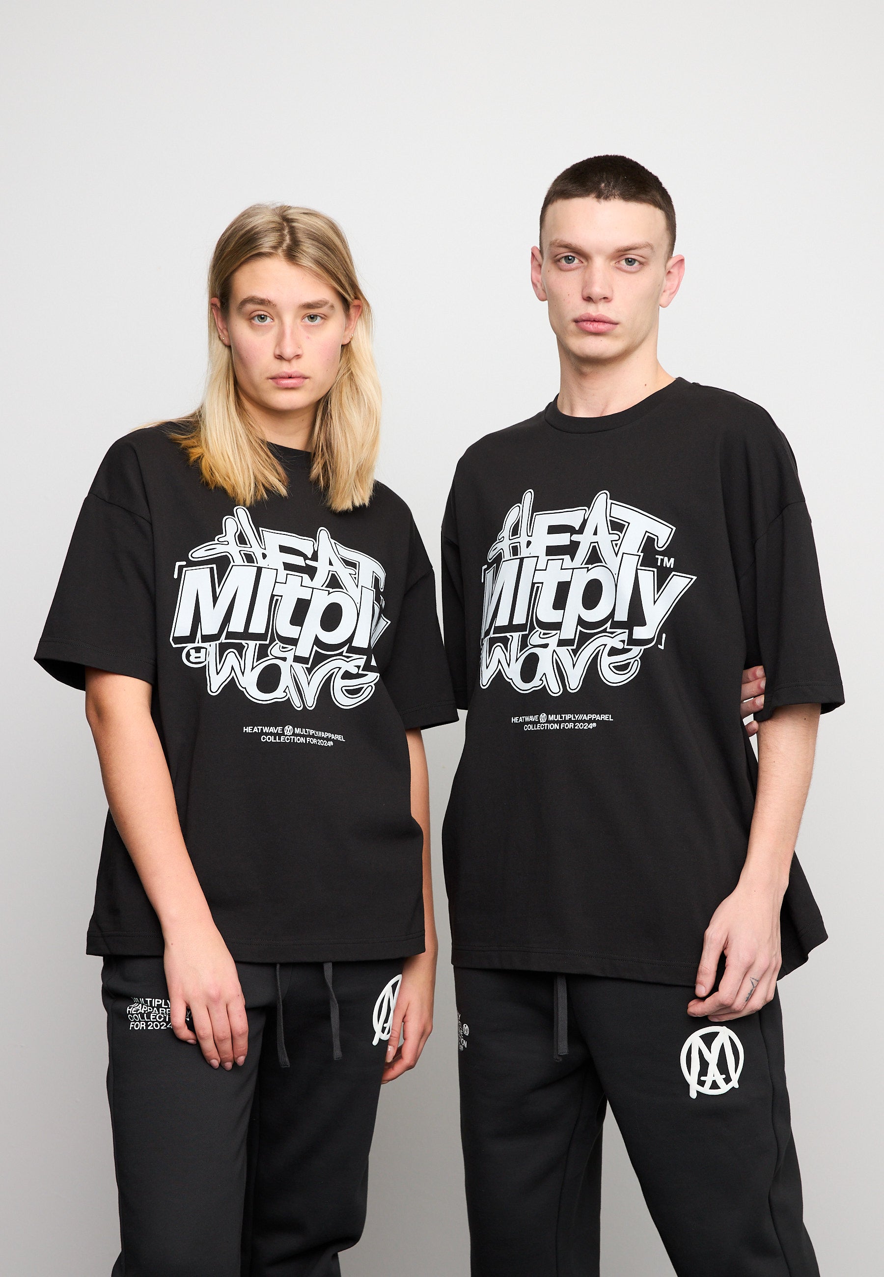 Multiply Spparel Oversize T-Shirt HEAT INDEX Black Soda Washed