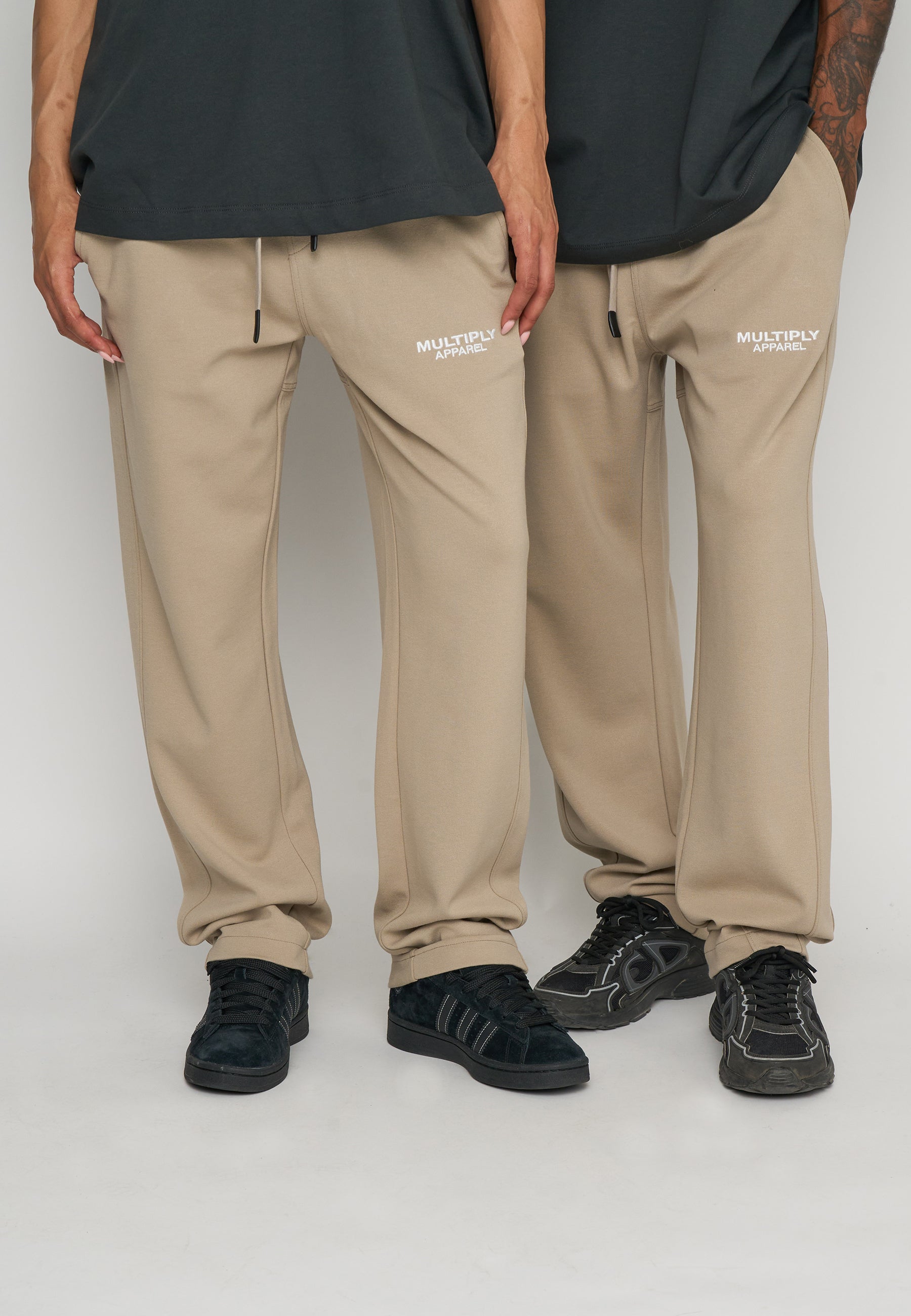 Multiply Apparel Jogger TAILORED MULTIPLY Seneca Rock – Frontalansicht