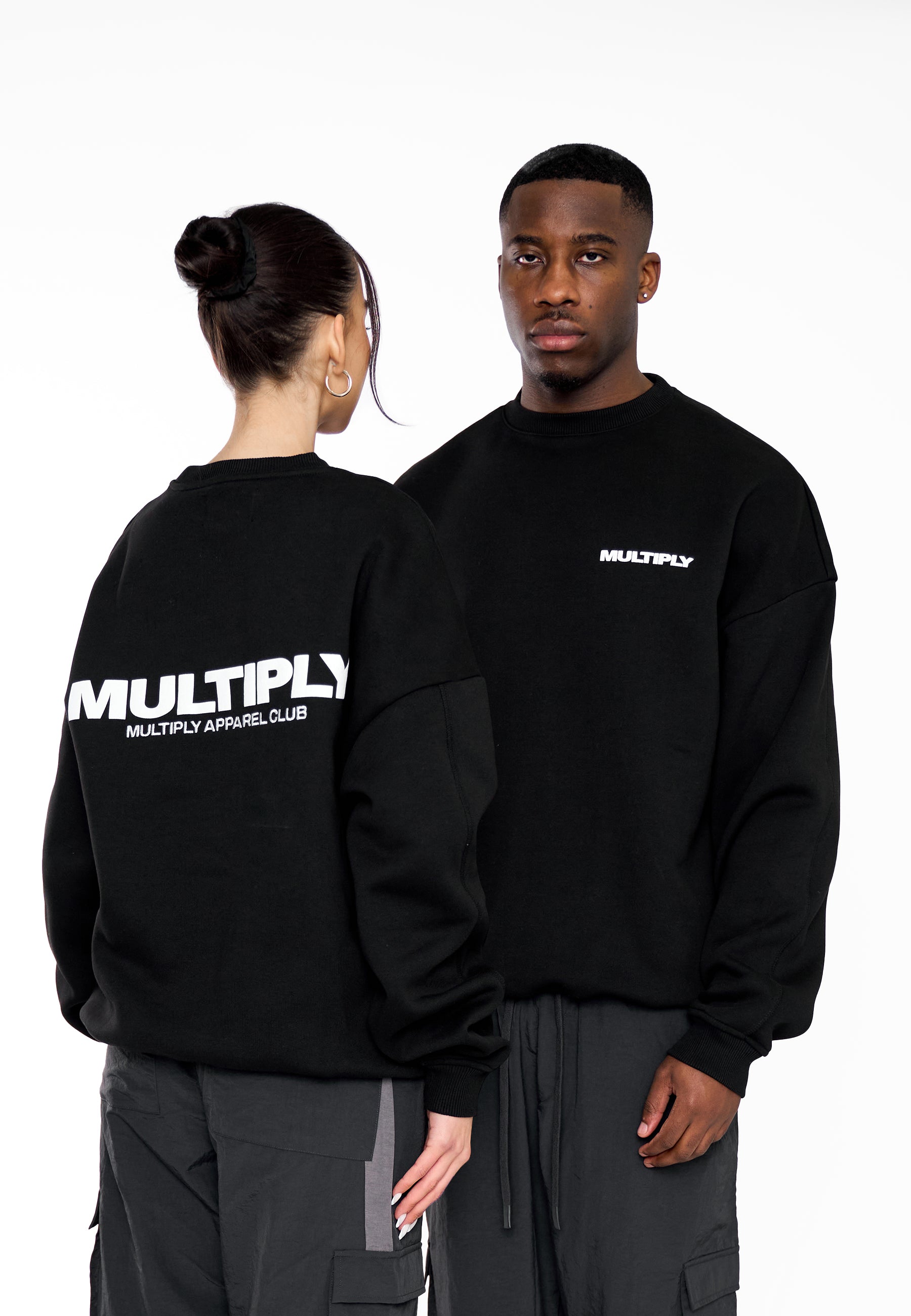 Multiply Apparel Oversize Sweatshirt MULTIPLY Black – Frontalansicht