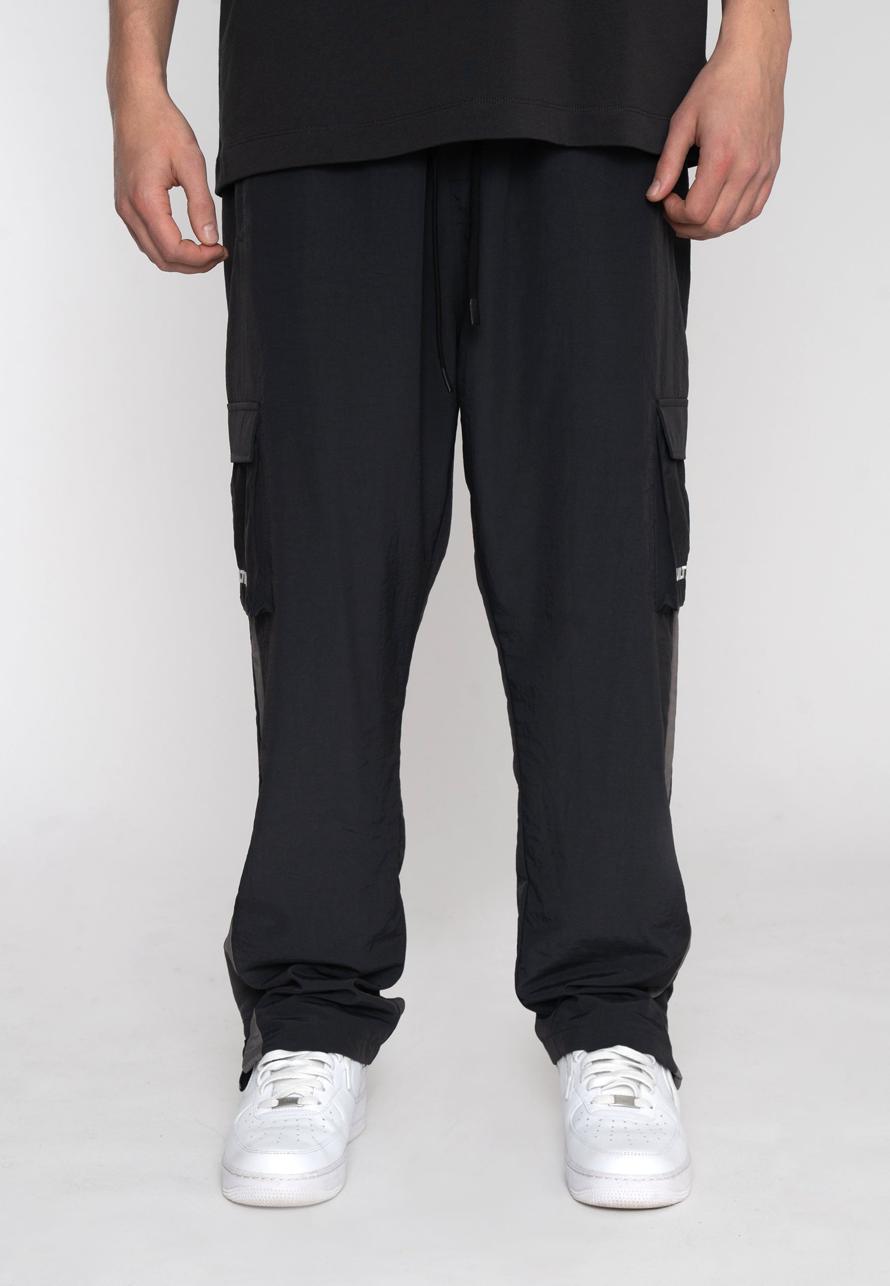 Multiply Apparel Trackpants RANGER Black Soda – Frontalansicht