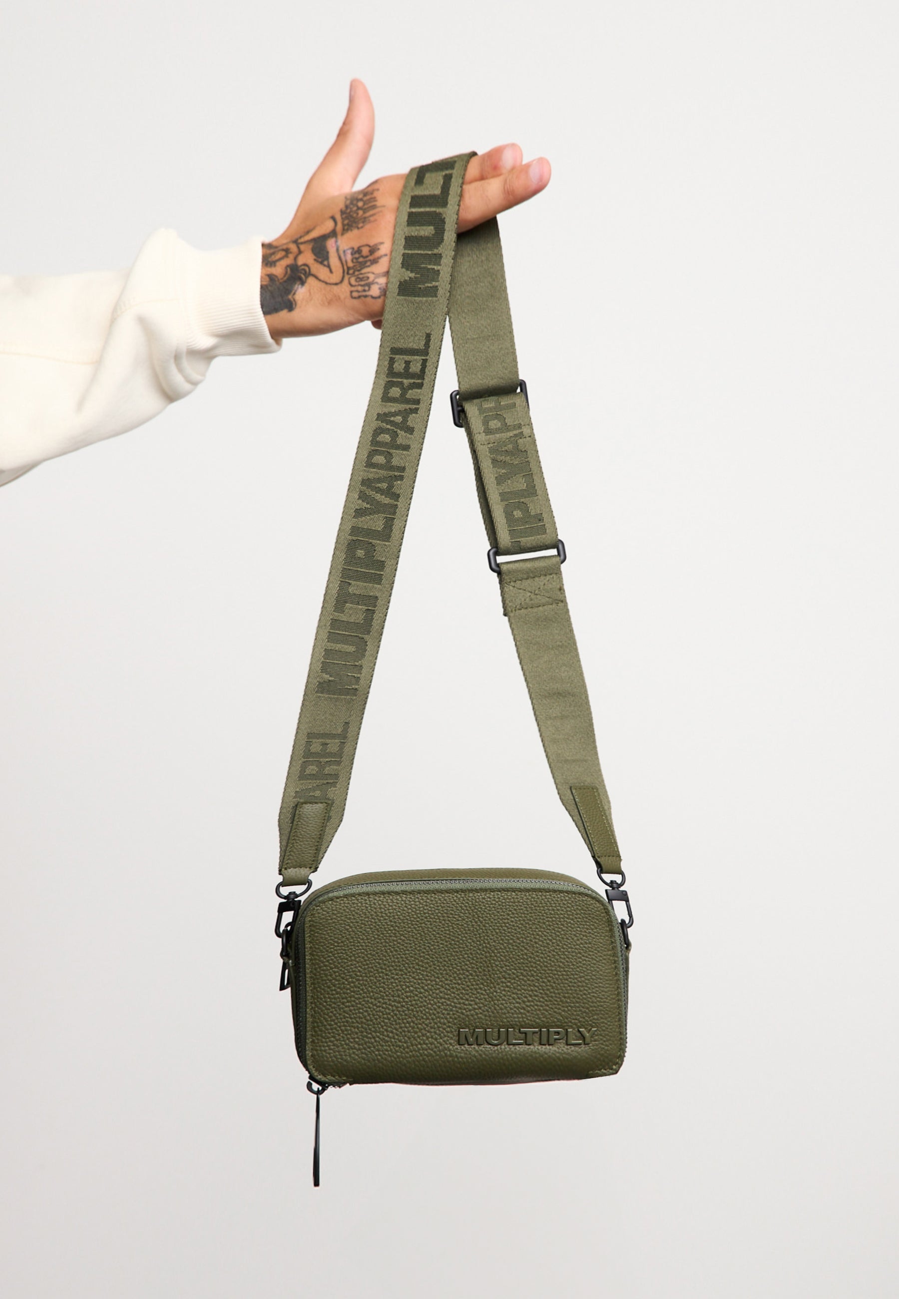 Multiply Apparel Shoulder Bag Multiply Riffle Green – Frontalansicht