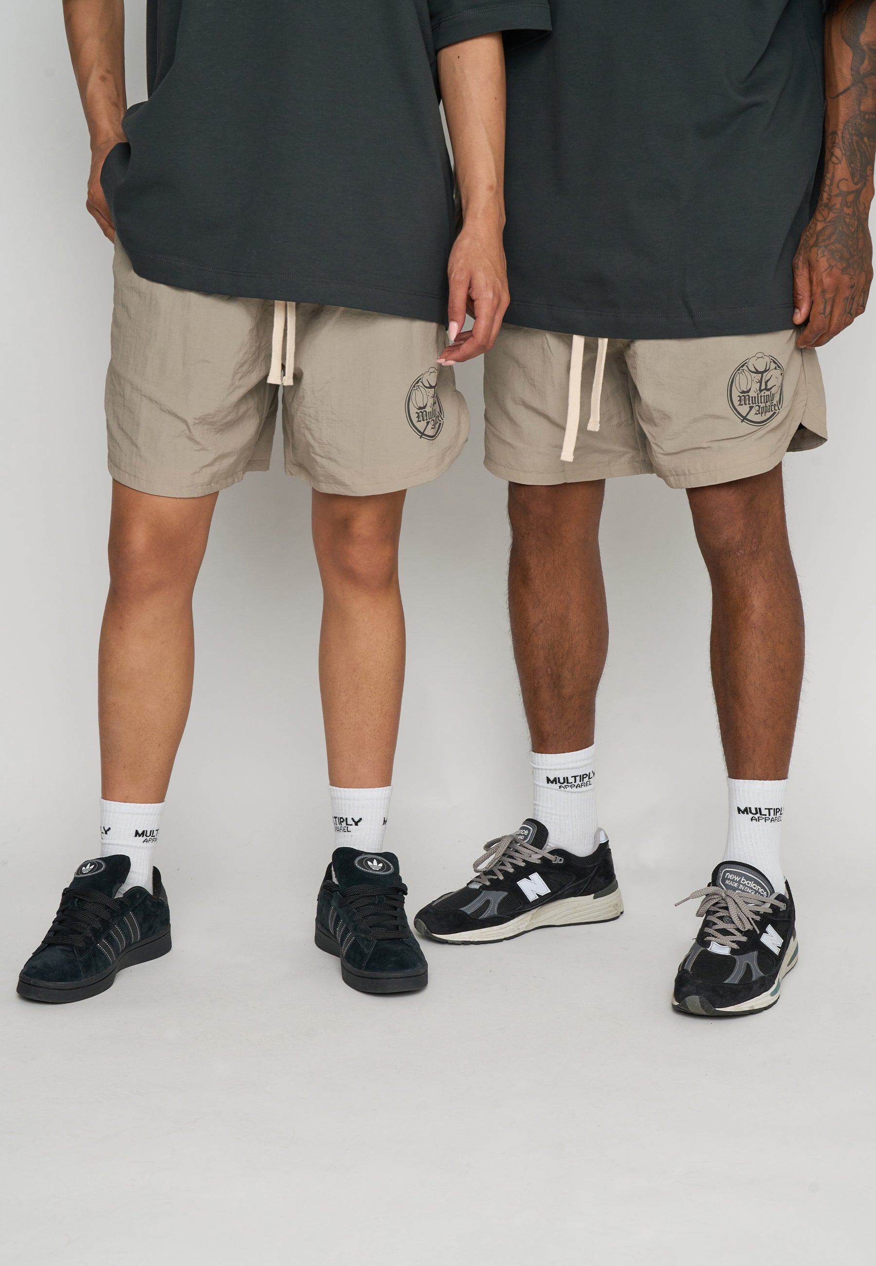 Multiply Apparel Woven Shorts ANTIQUE Vintage Khaki – Frontalansicht