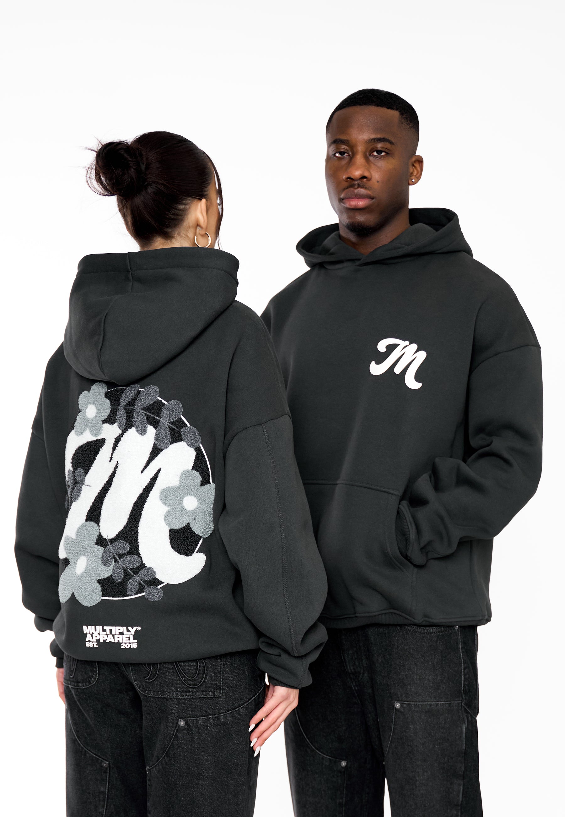 Multiply Apparel Oversize Hoodie M FLORAL 2 Black Soda Washed – Frontalansicht