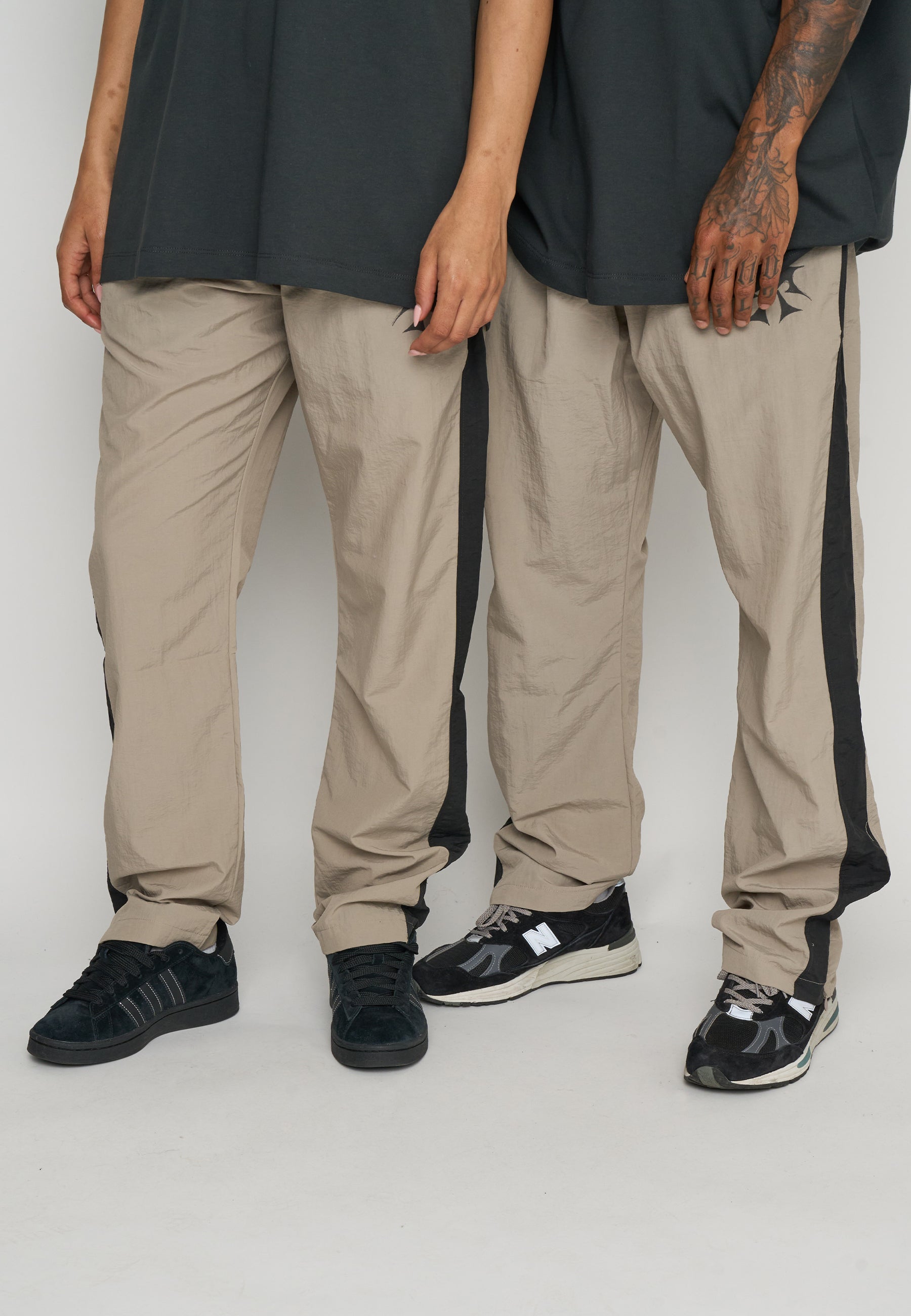 Multiply Apparel Tailored Woven Pants SKETCH Vintage Khaki – Frontalansicht