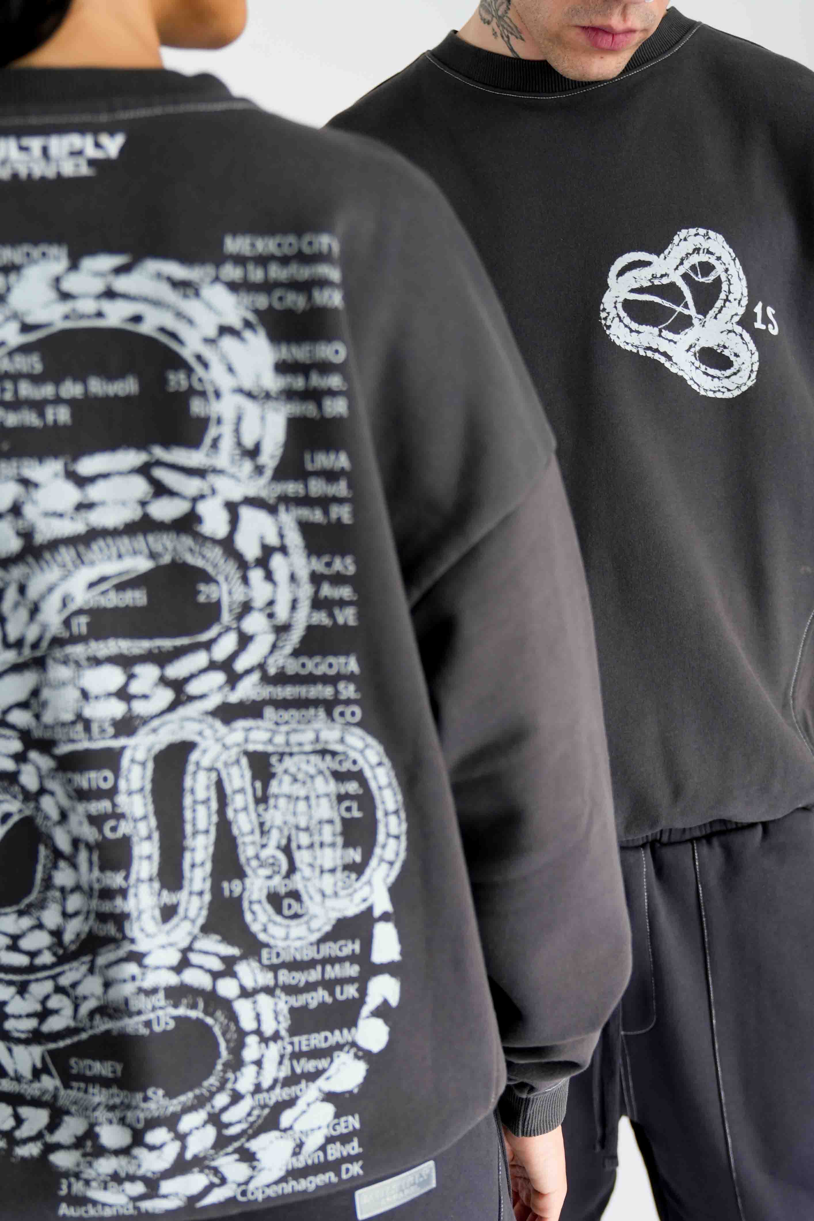 Multiply Apparel Oversize Sweatshirt SERPENT Black Soda Washed – weitere Ansicht 2