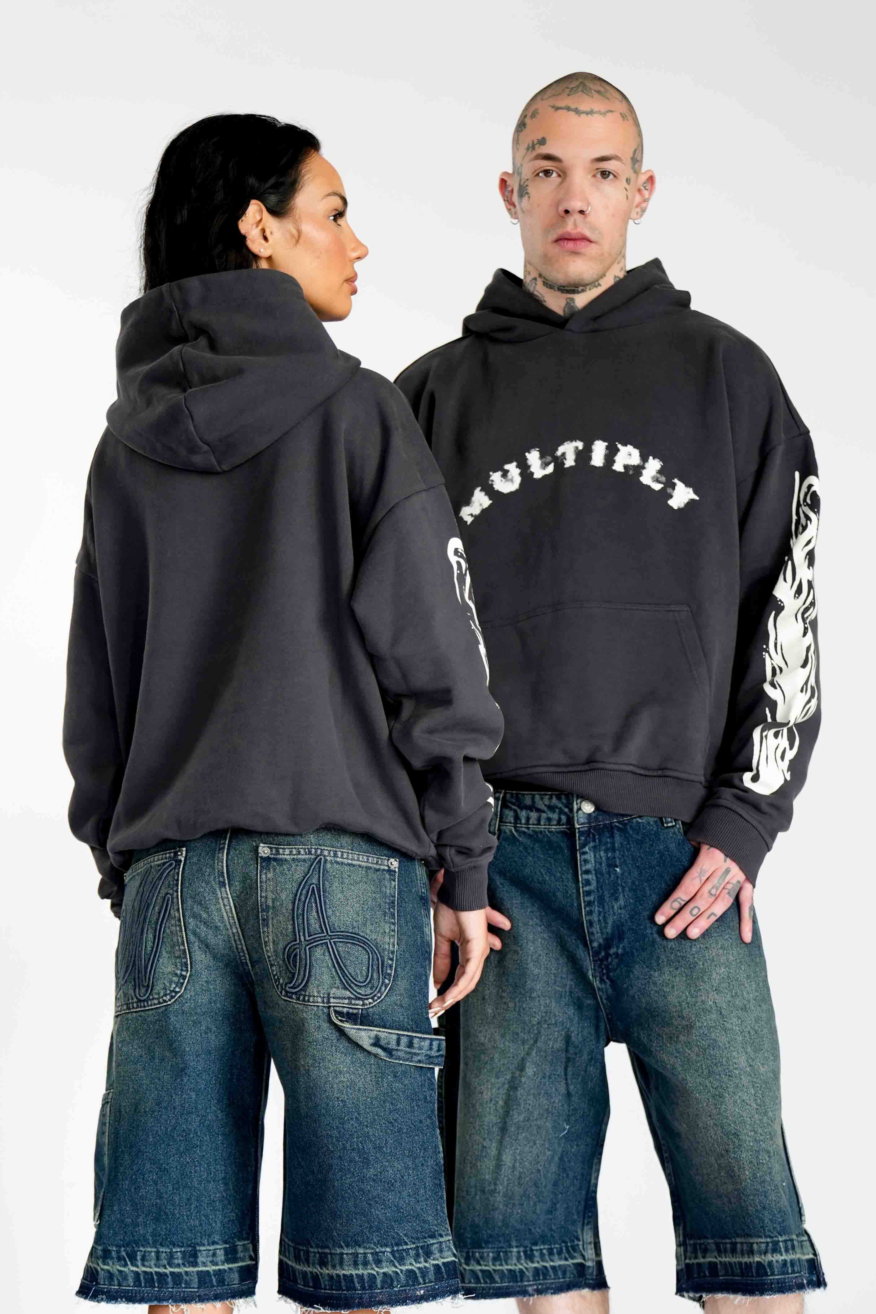 Multiply Apparel Oversize Hoodie FLAME Black Soda Washed – Frontalansicht