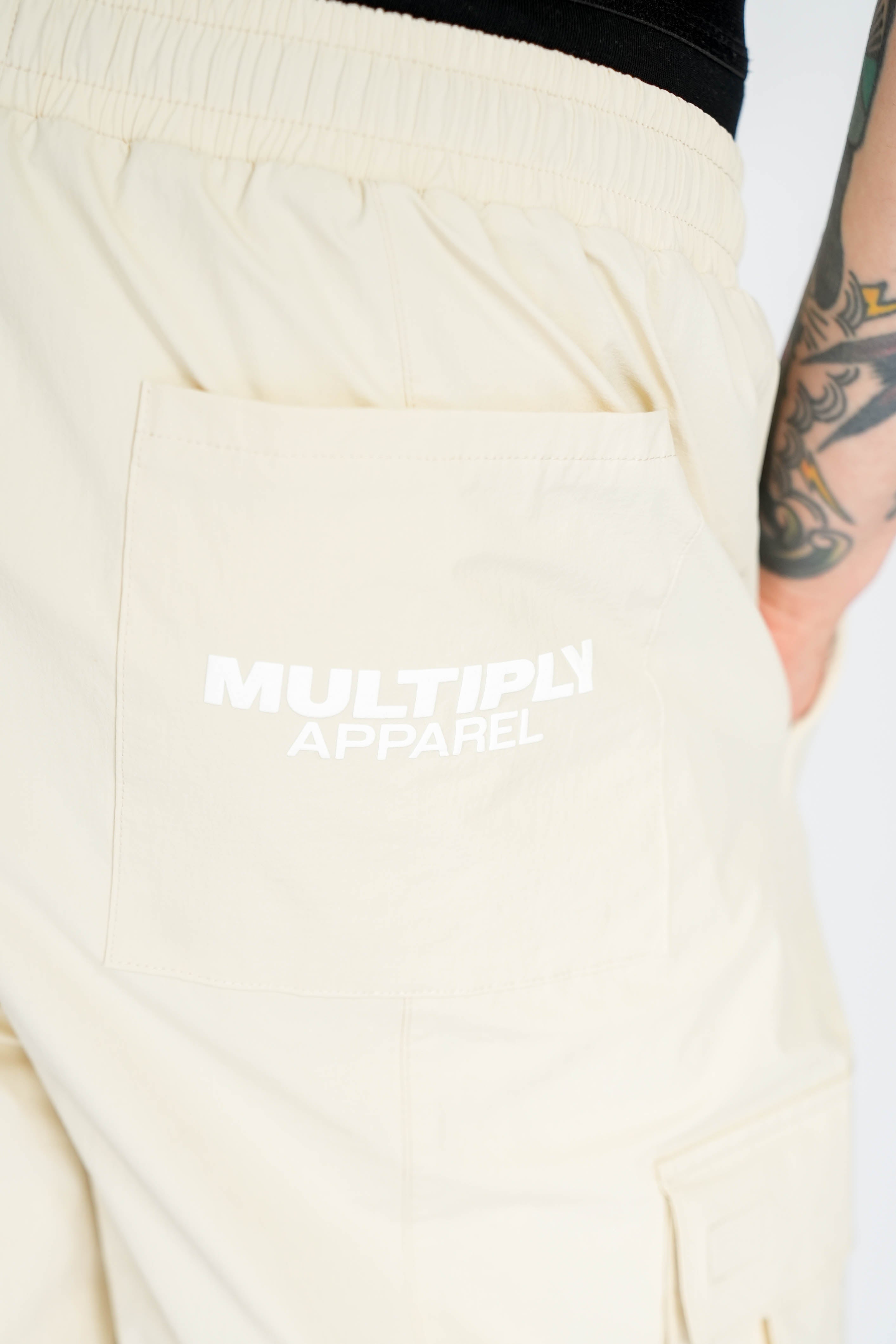 Multiply Apparel Oversize Utility Shorts ALL-PURPOSE Pistachio Shell – weitere Ansicht 4