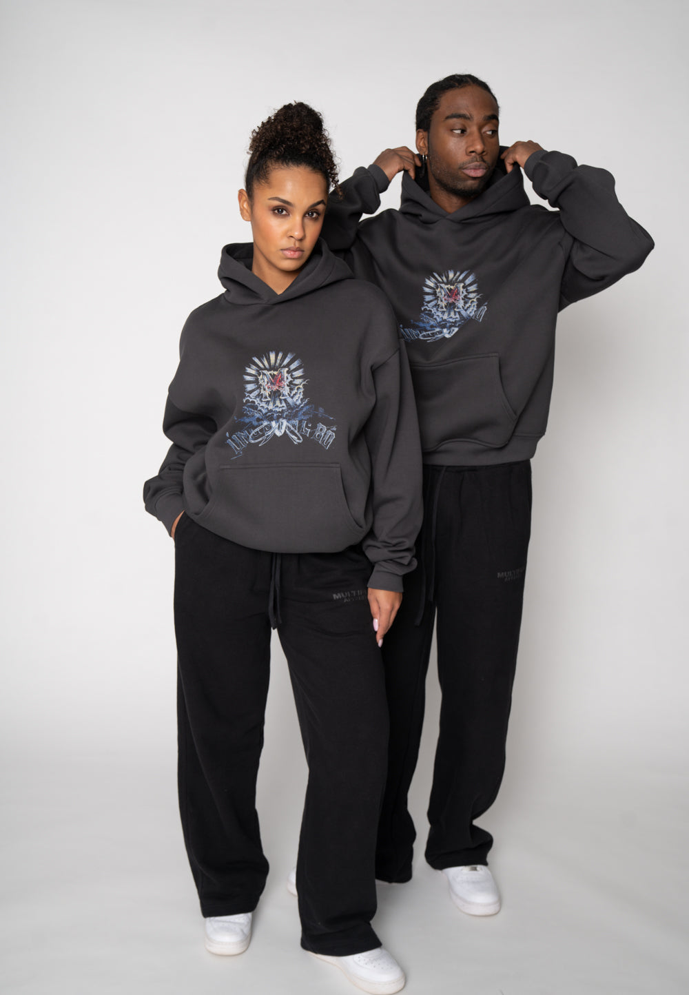 Multiply Apparel Oversize Hoodie INITIAL SKETCH Black Soda Washed – weitere Ansicht 2