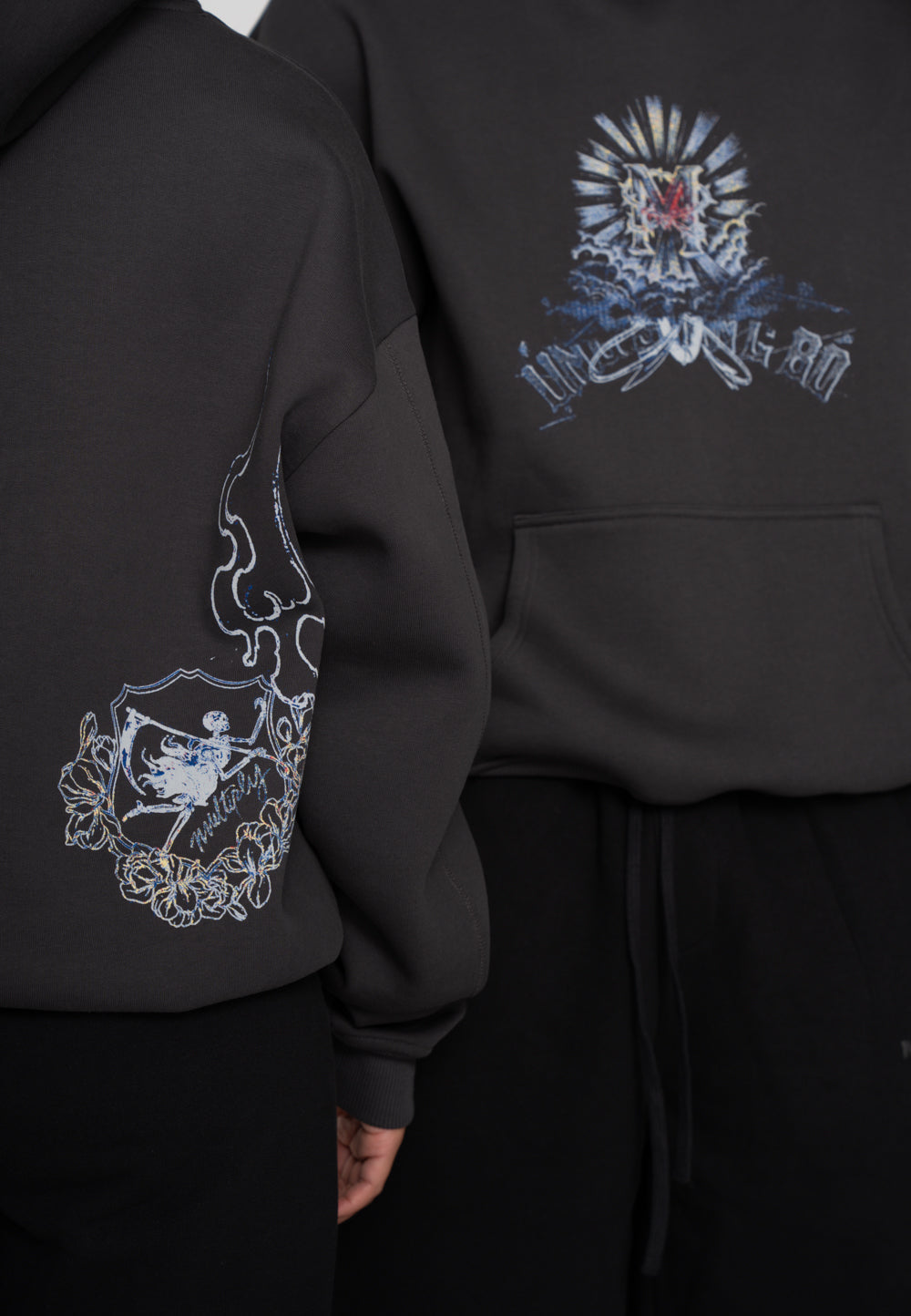 Multiply Apparel Oversize Hoodie INITIAL SKETCH Black Soda Washed – weitere Ansicht 4