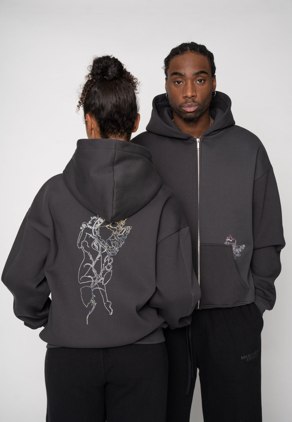 Multiply Apparel Oversize Zip Hoodie FAIRY SKETCH Black Soda Washed – Frontalansicht
