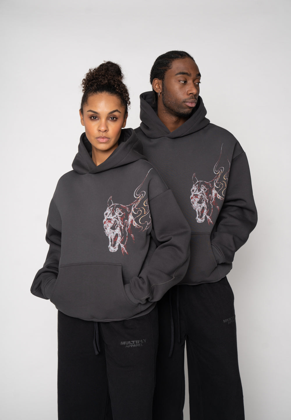 Multiply Apparel Oversize Hoodie DOG SKETCH Black Soda Washed – Frontalansicht