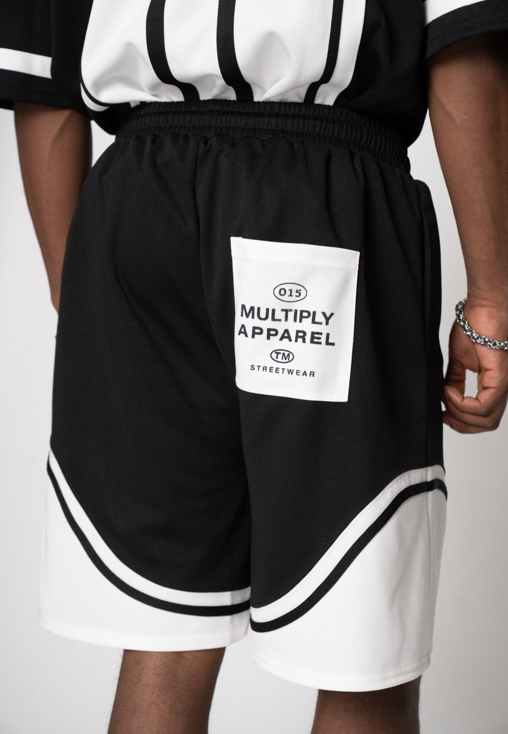 Multiply Apparel Shorts TWIST Pirate Black – weitere Ansicht 4