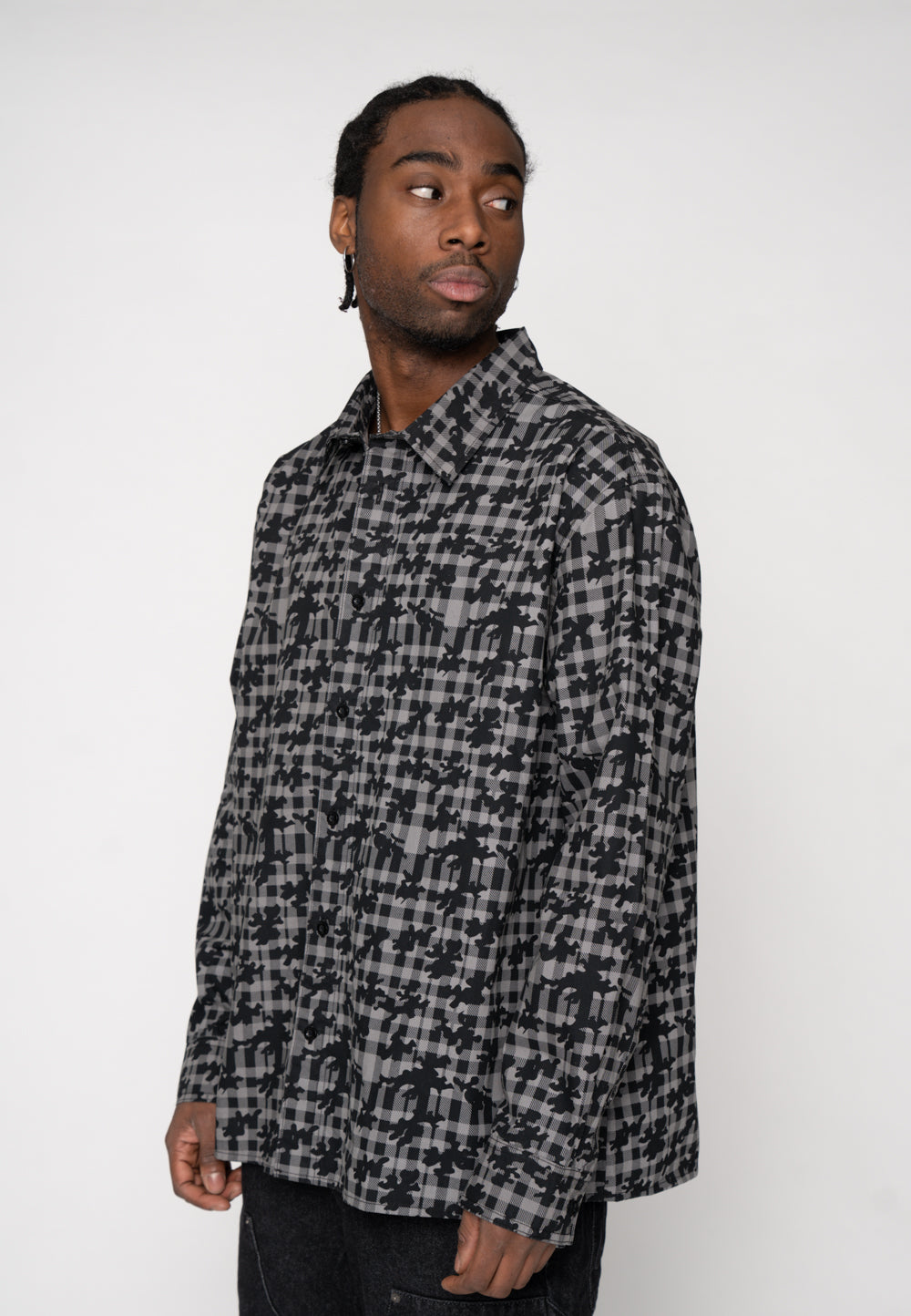 Multiply Apparel Shirt LAMINOUS Black Soda Washed – Frontalansicht