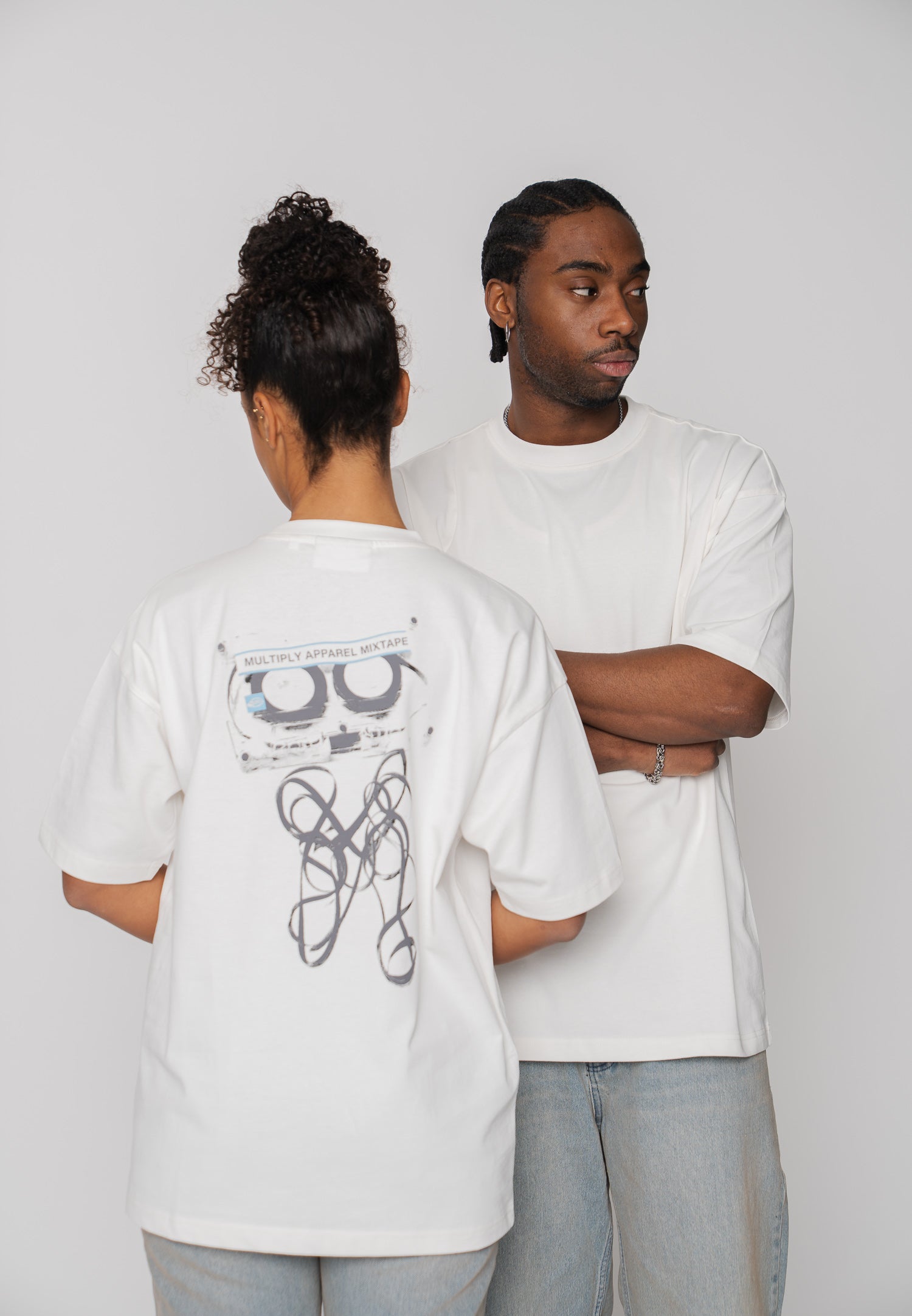 Multiply Apparel Oversize T-Shirt CASSETTET TAPE Cloud Dancer – Frontalansicht