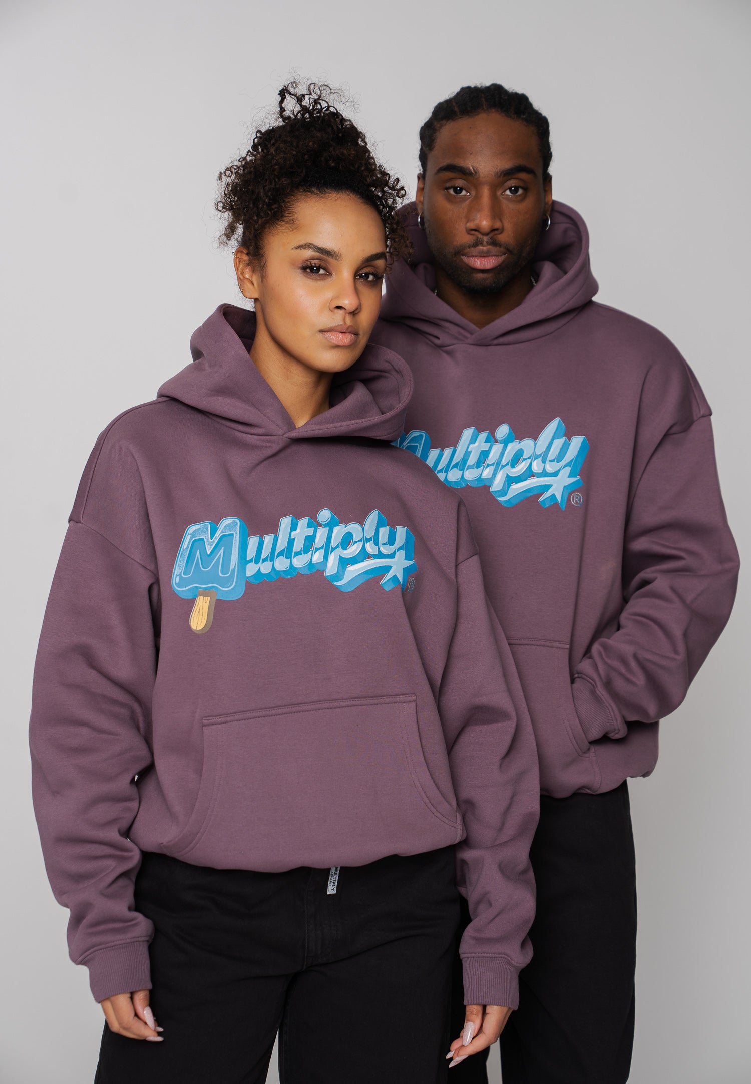 Multiply Apparel Oversize Hoodie ICE Black Plum – Frontalansicht