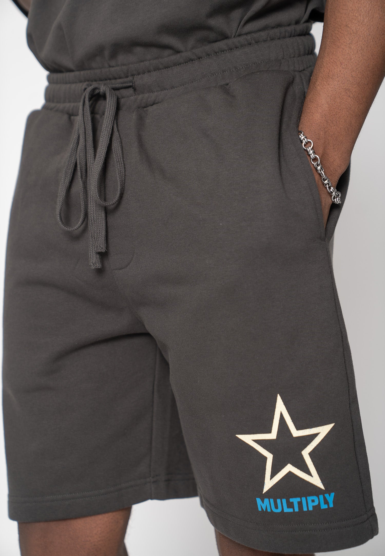 Multiply Apparel Oversize Shorts STARS Phantom Washed – weitere Ansicht 4