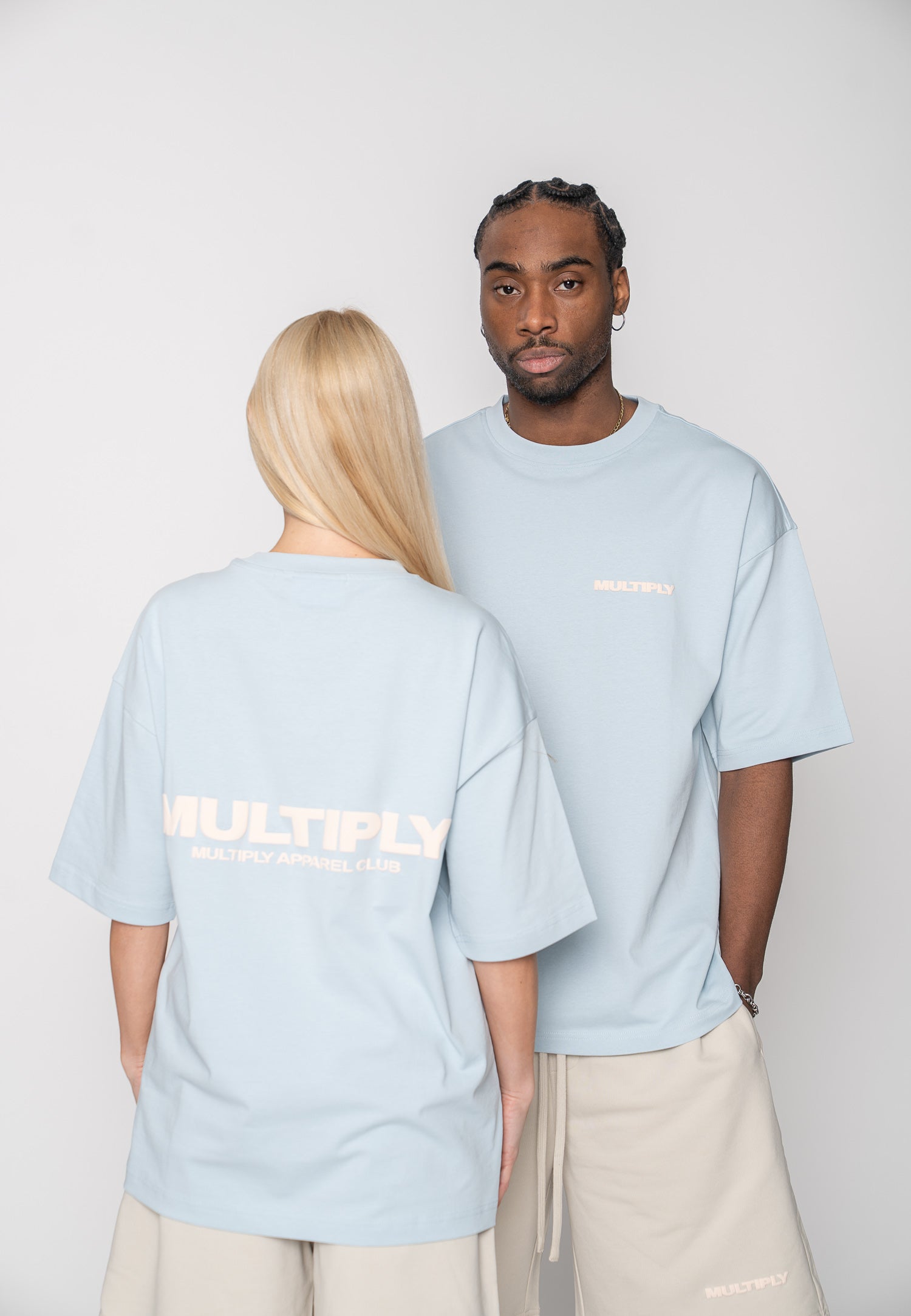 Multiply Apparel Oversize T-shirt MULTIPLY Baby Blue – Frontalansicht