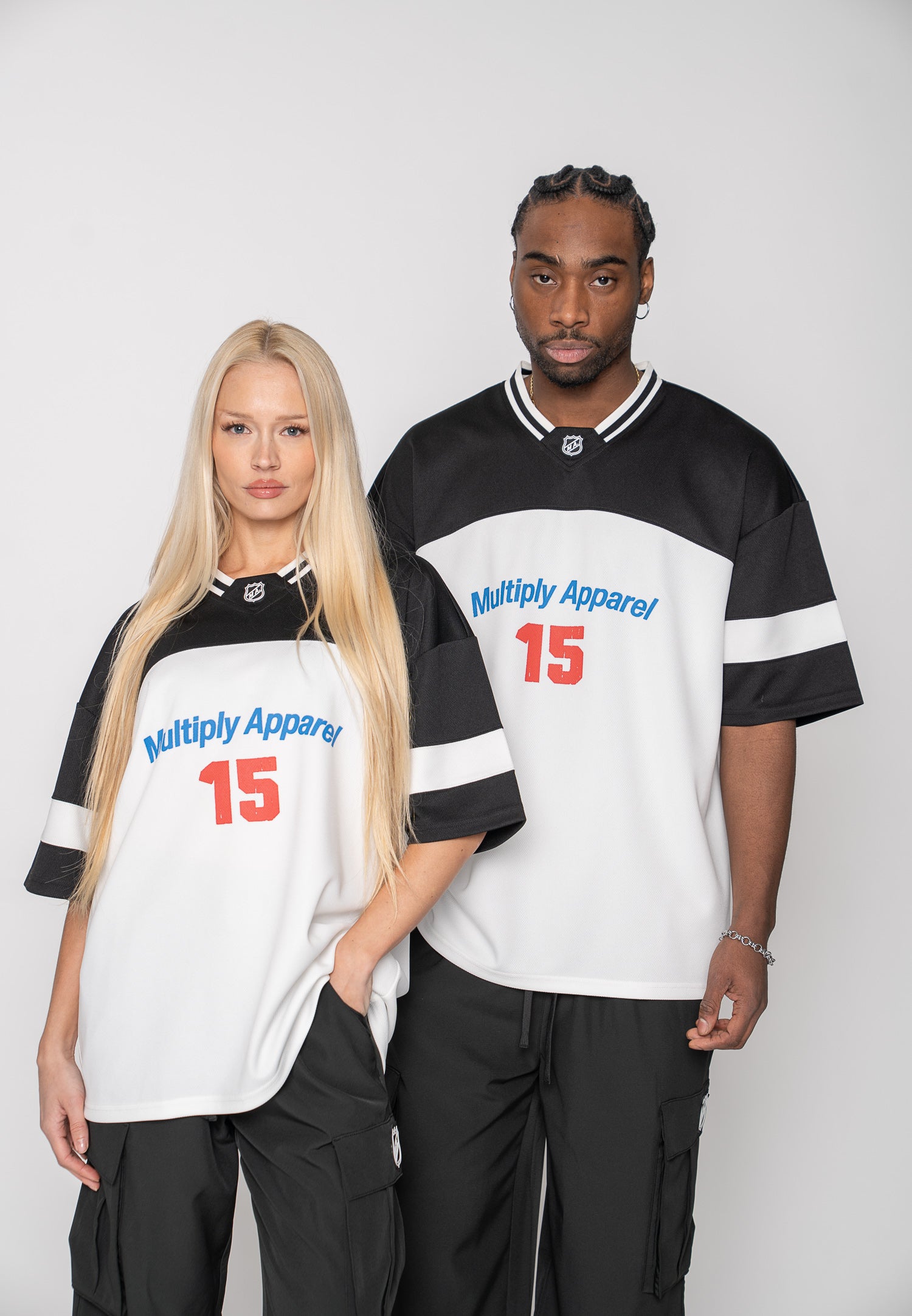 Multiply Apparel Oversize T-shirt OLYMP Pirate Black / Blanc de Blanc – weitere Ansicht 4