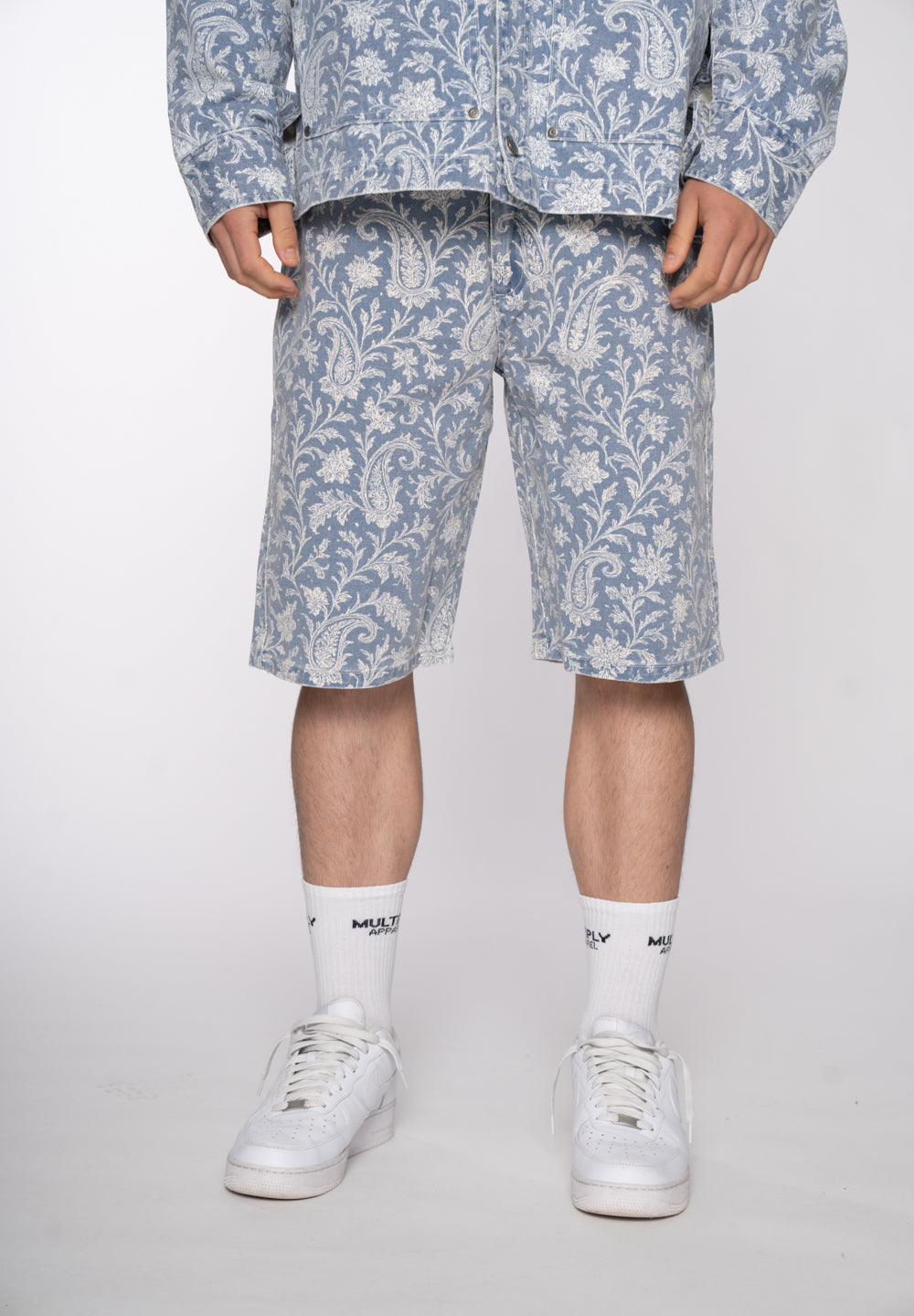 Multiply Apparel Jorts PAISLEY TWO Light Blue – Frontalansicht