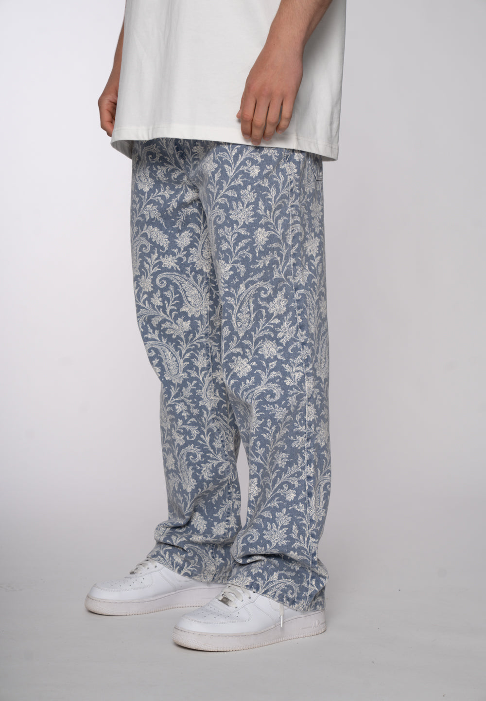 Multiply Apparel Mid Rise Jeans PAISLEY THREE Light Blue – Frontalansicht