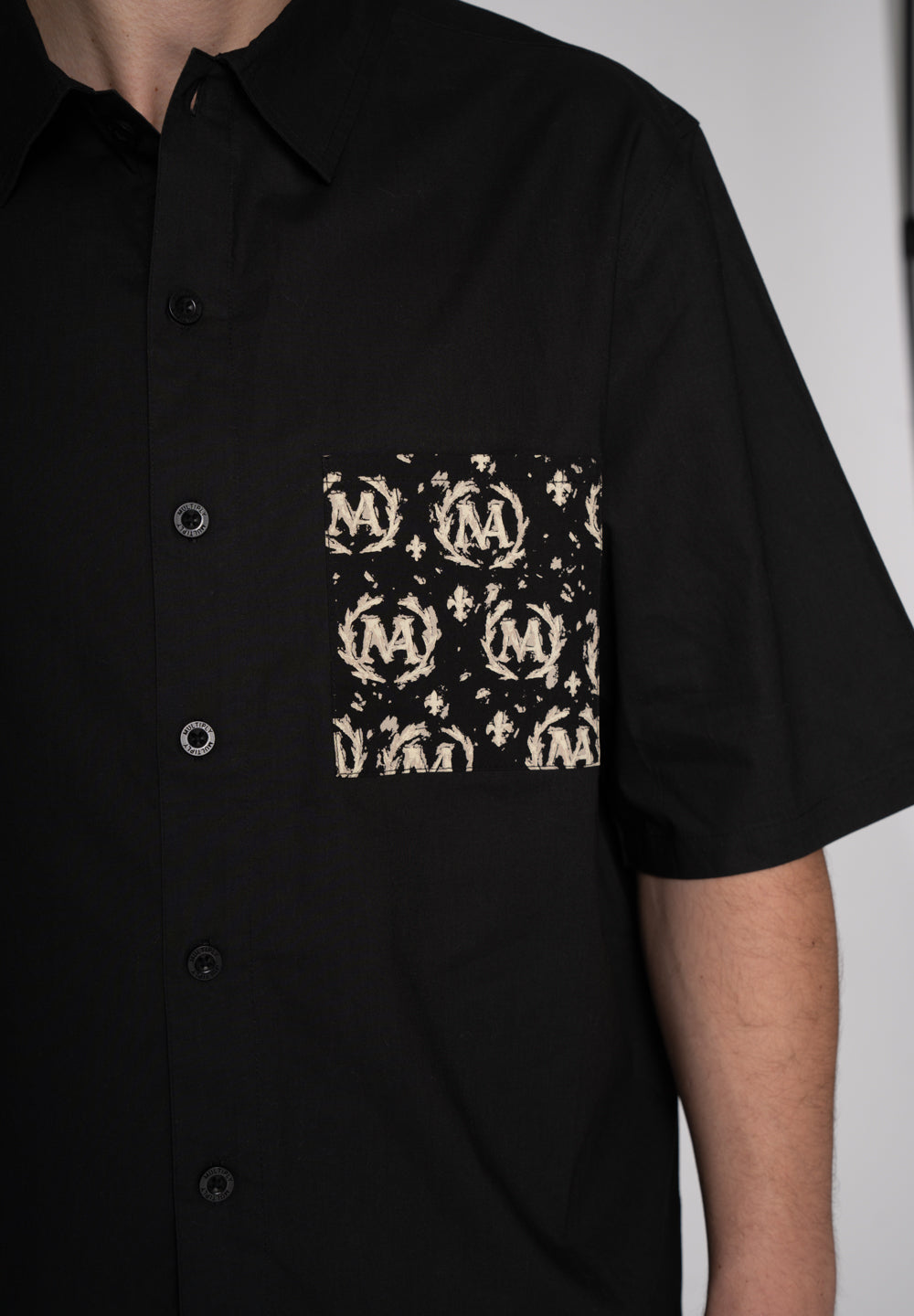 Multiply Apparel Short Sleeve Shirt CIPHER Pirate Black – weitere Ansicht 5