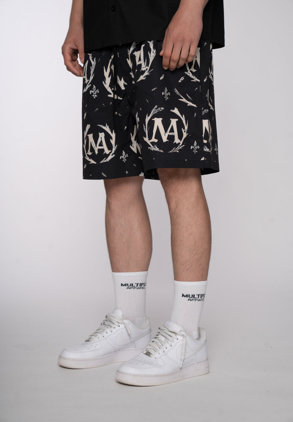 Multiply Apparel Shorts PAINTERLY Pirate Black – weitere Ansicht 3