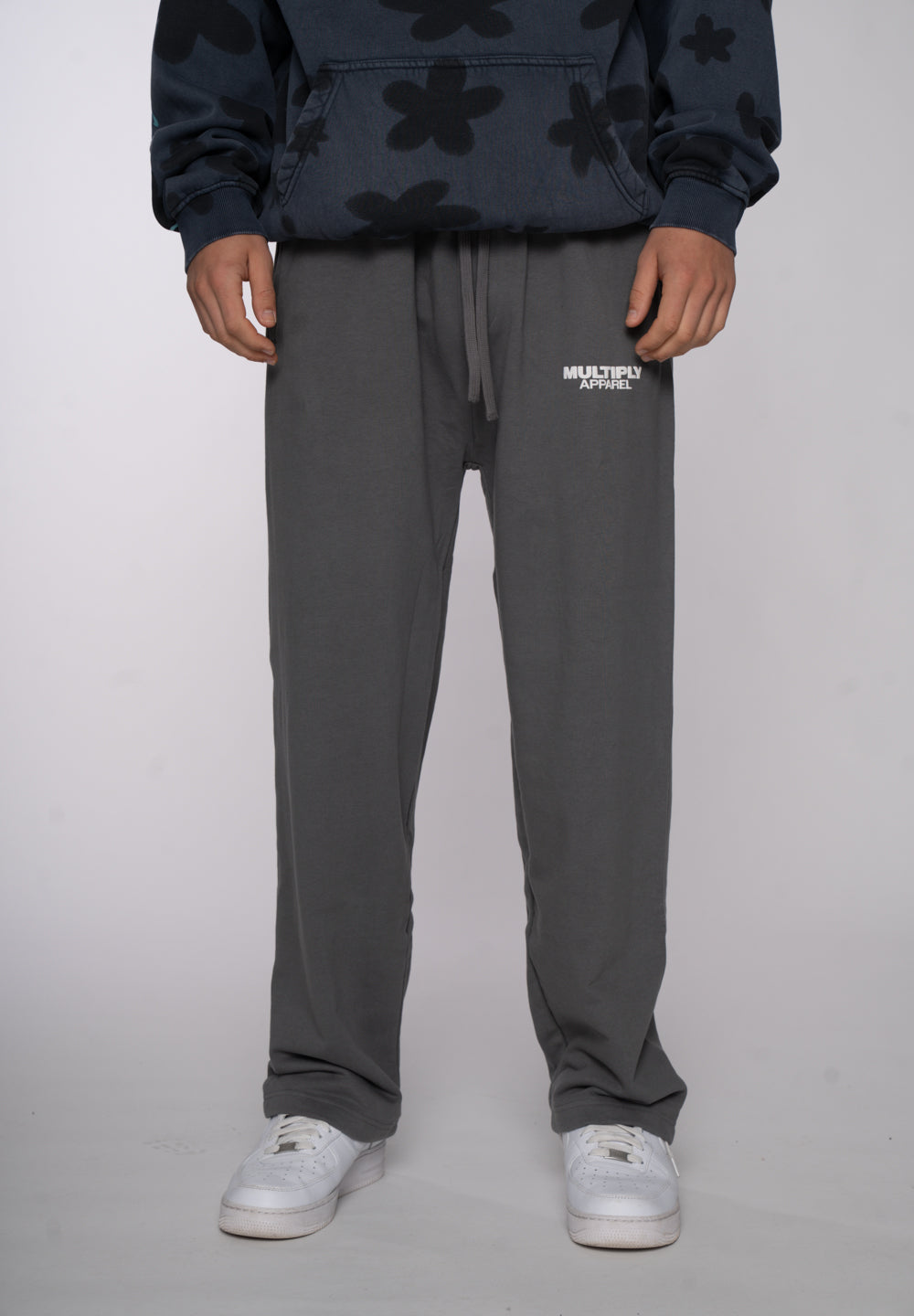 Multiply Apparel Oversize Jogger MULTIPLY Gargoyle – Frontalansicht
