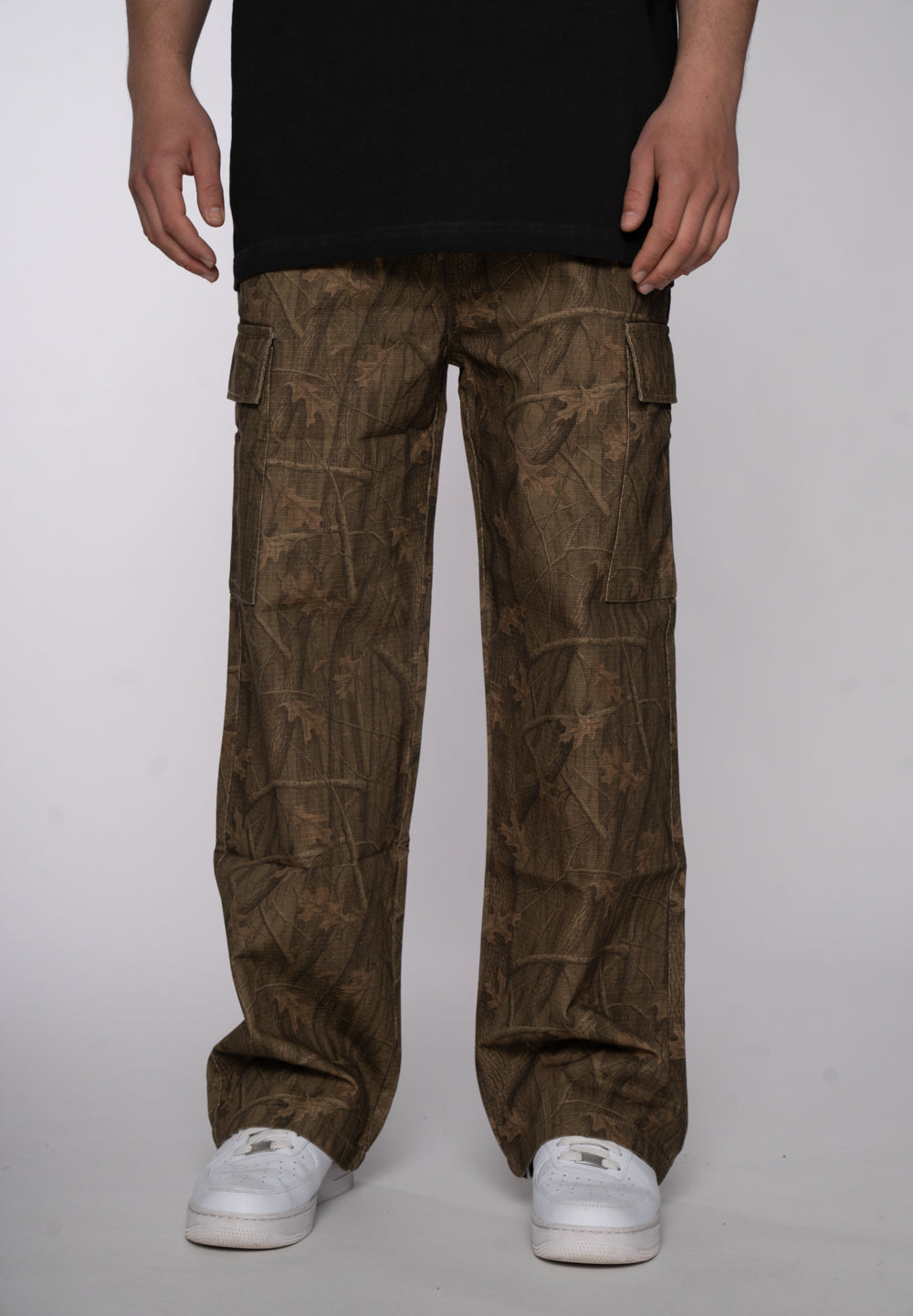 Multiply Apparel Cargo Pants REAL TREE CAMO Green – Frontalansicht