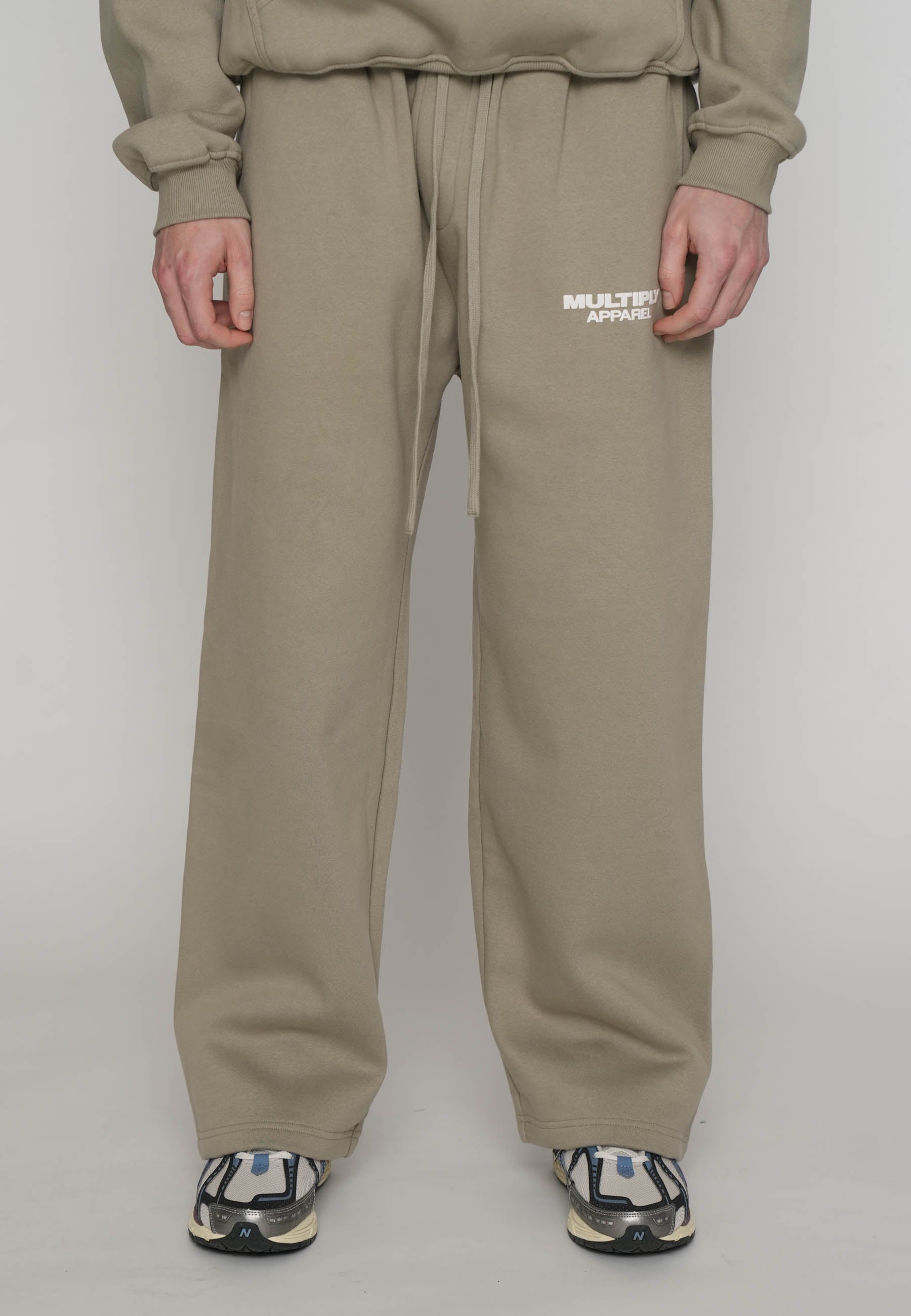 Multiply Apparel Oversize Jogger MULTIPLY Laurel Oak – Frontalansicht