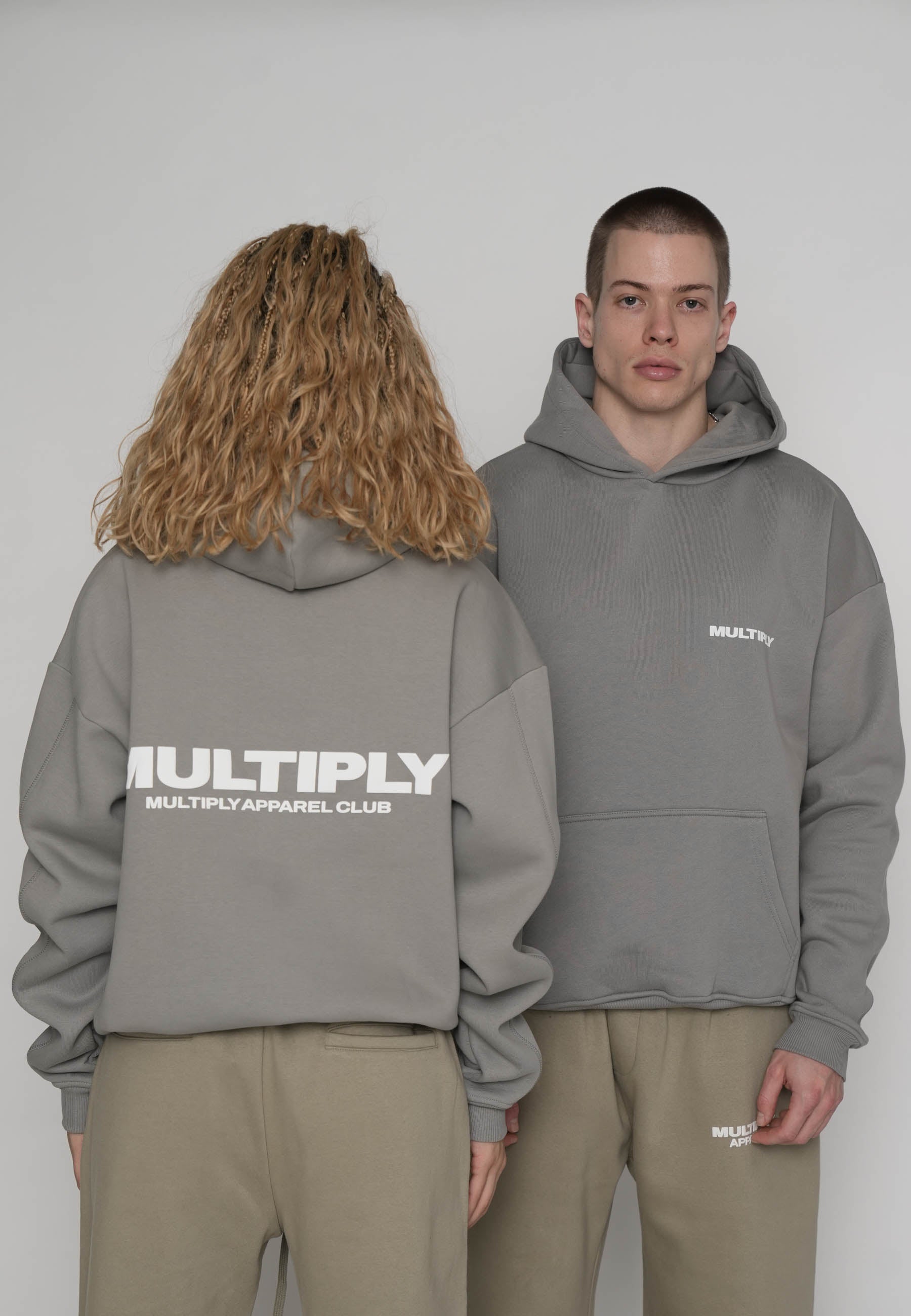 Multiply Apparel Oversize Hoodie MULTIPLY Ultimate Grey – Frontalansicht