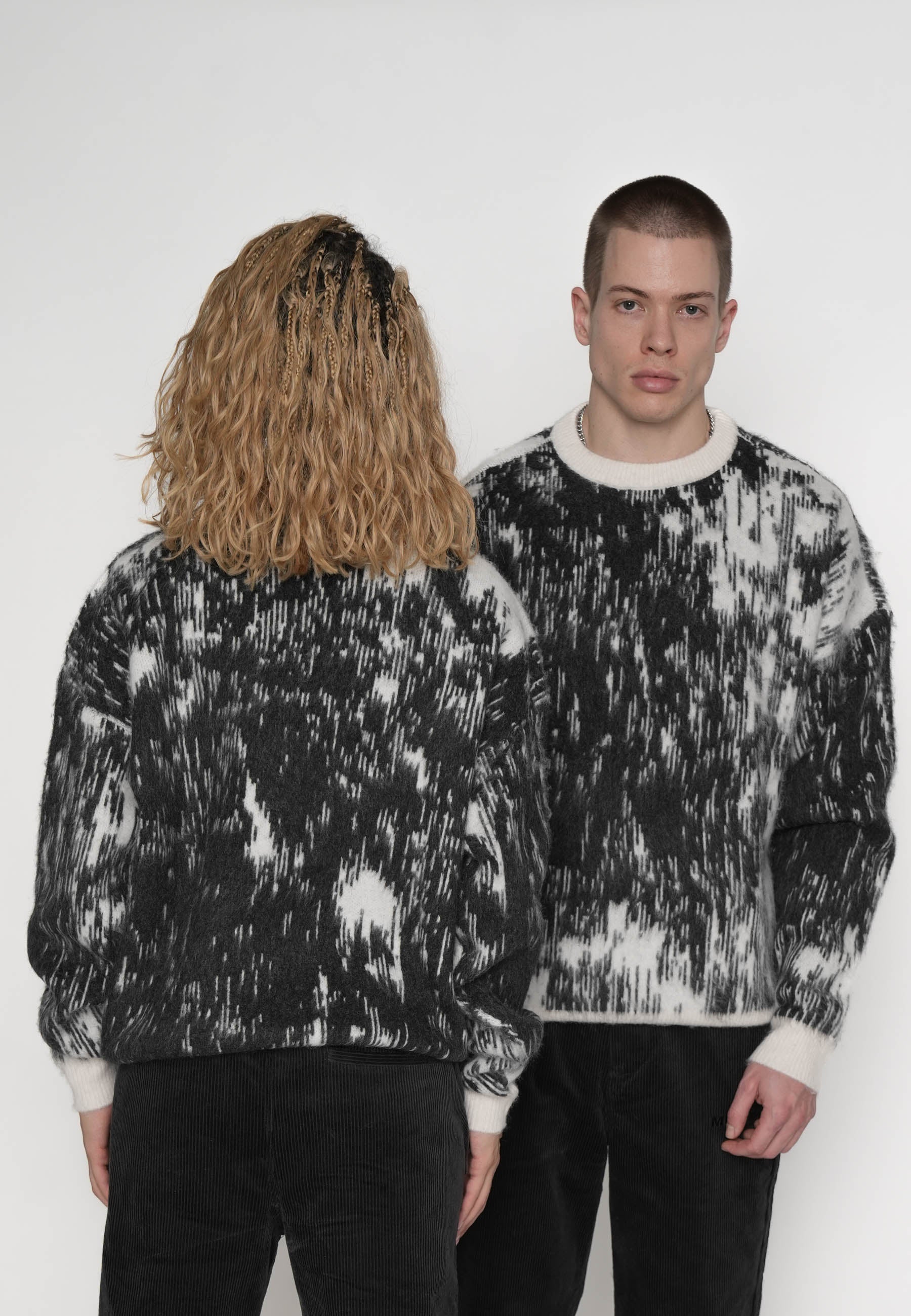 Multiply Apparel Oversize Sweatshirt BATTLEFIELD Black olive – Frontalansicht